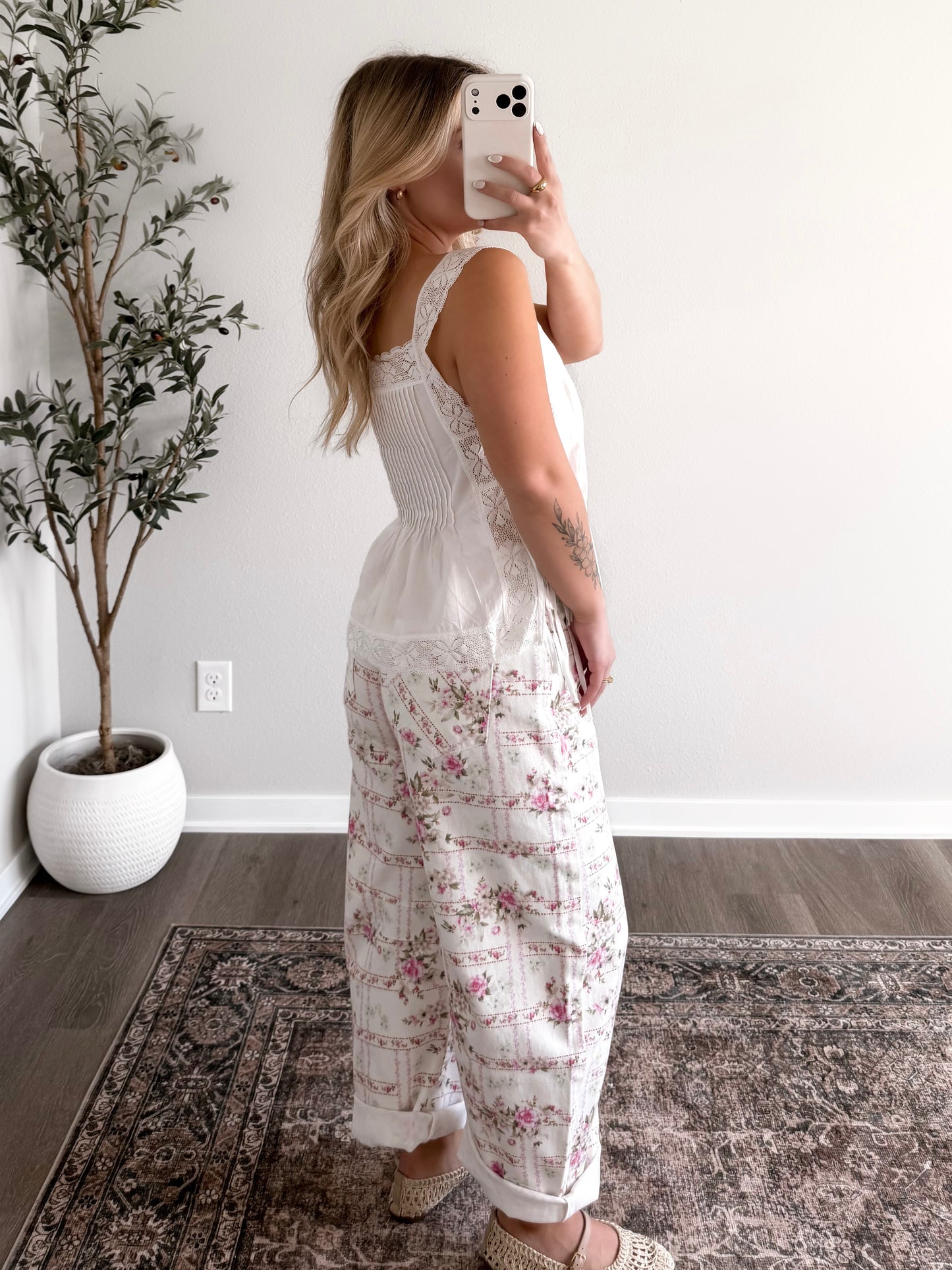 All You Need Lace Top / White