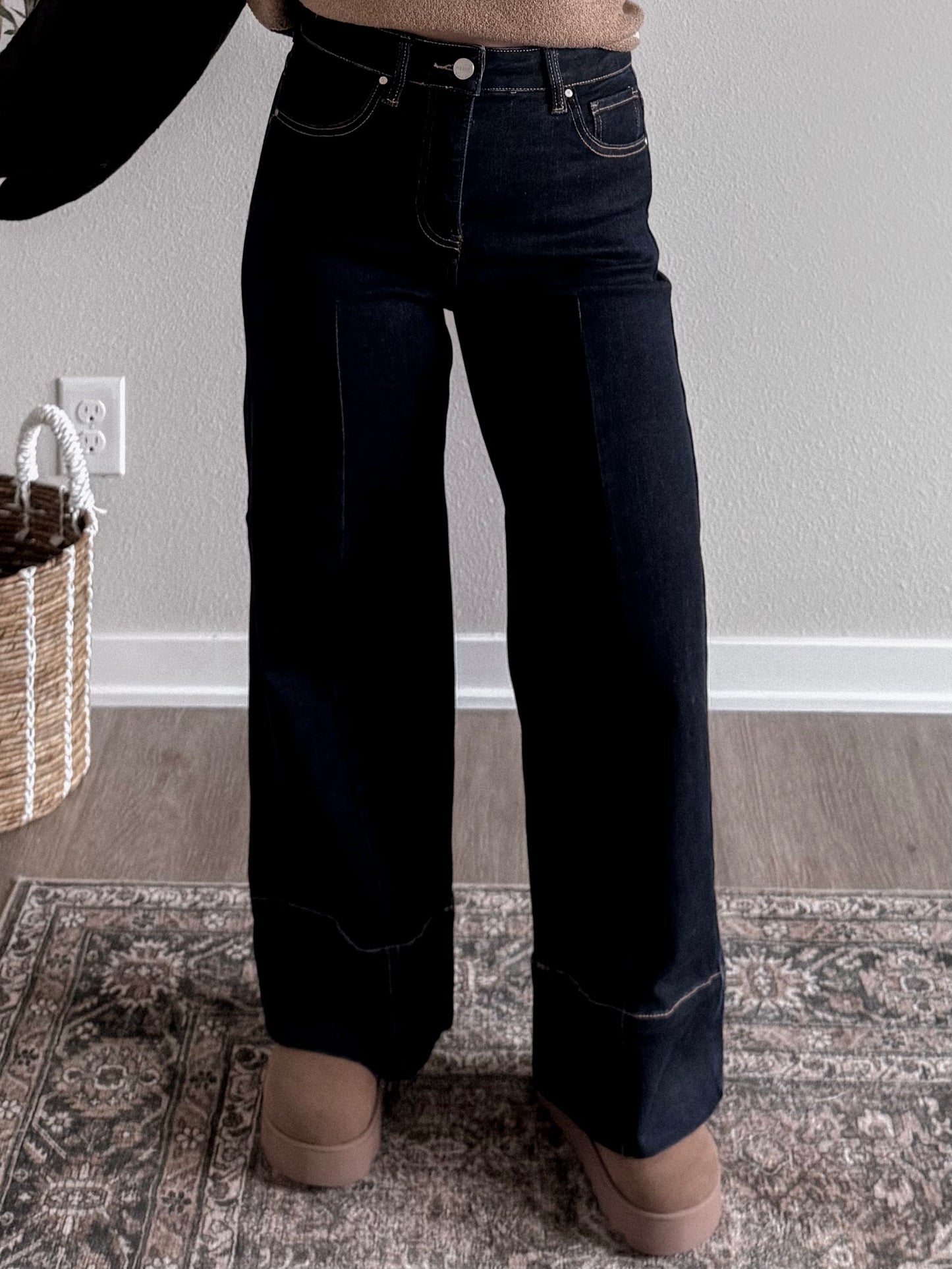 Eve High Rise Wide Leg Crop Jean / Dark Wash