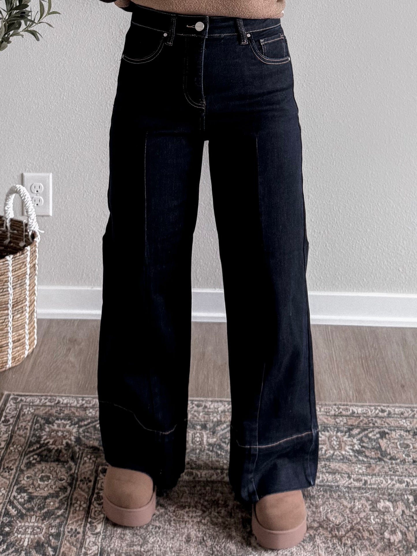 Eve High Rise Wide Leg Crop Jean / Dark Wash