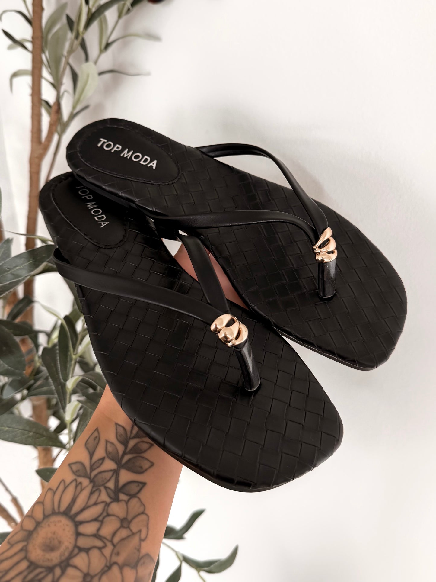 Priscilla Woven Sandal / Black