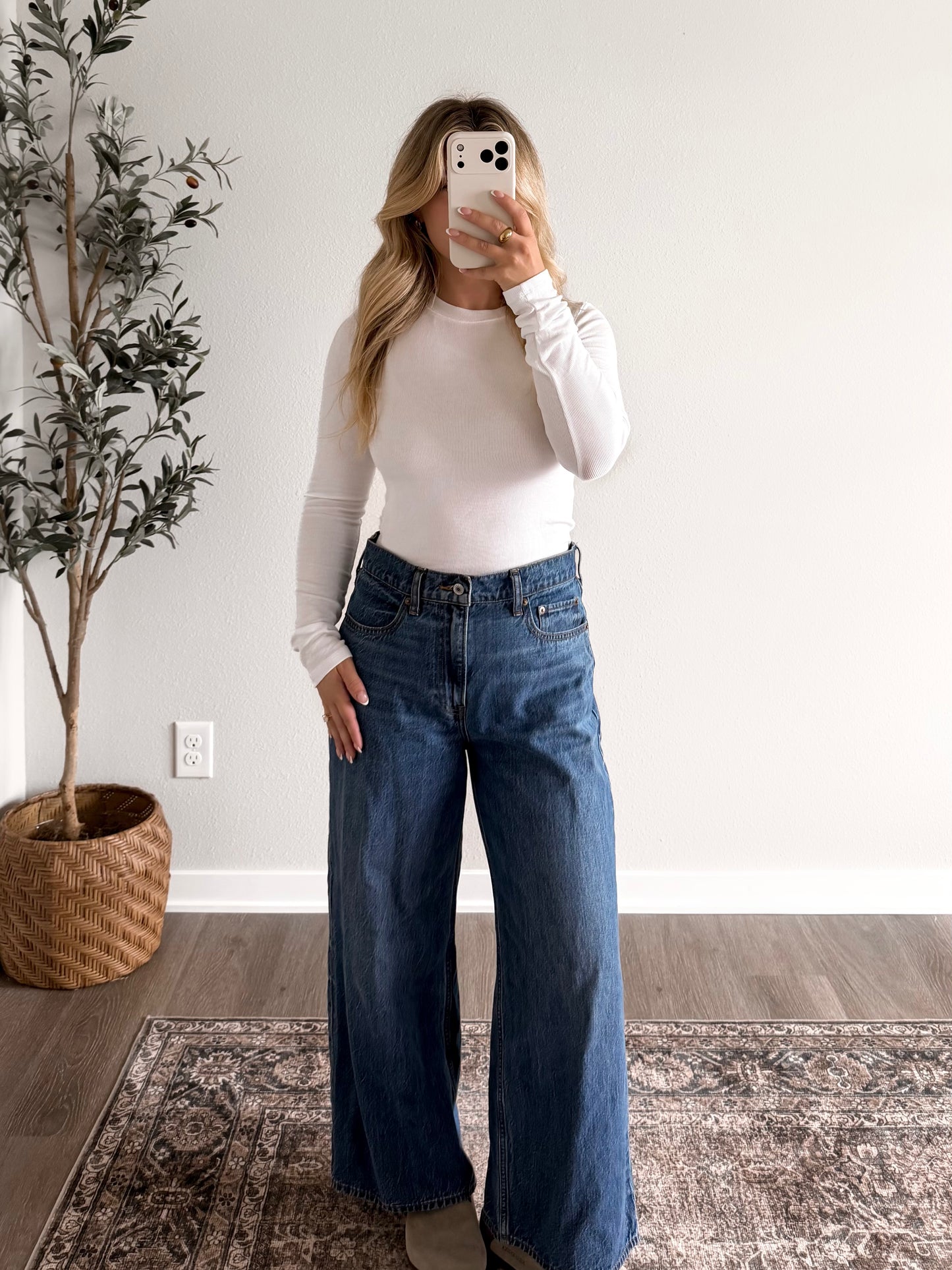 Classic Ribbed Long Sleeve Basic / White
