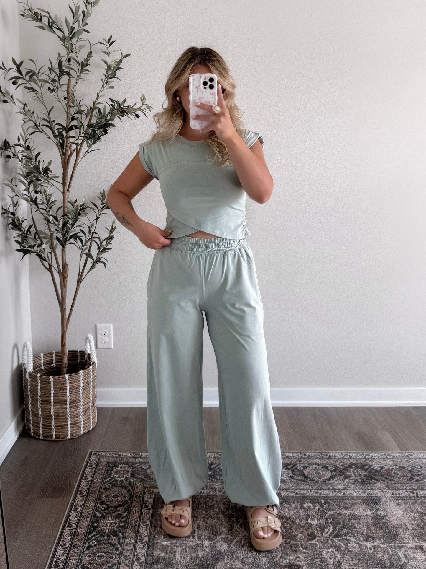 Keeping It Casual Top / Seafoam