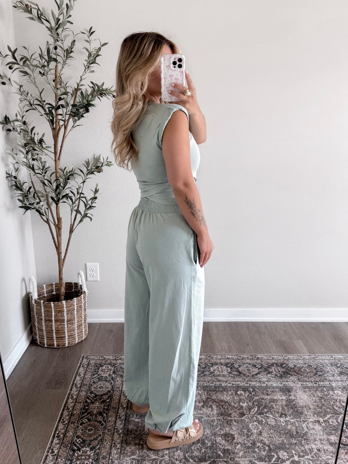 Keeping It Casual Top / Seafoam