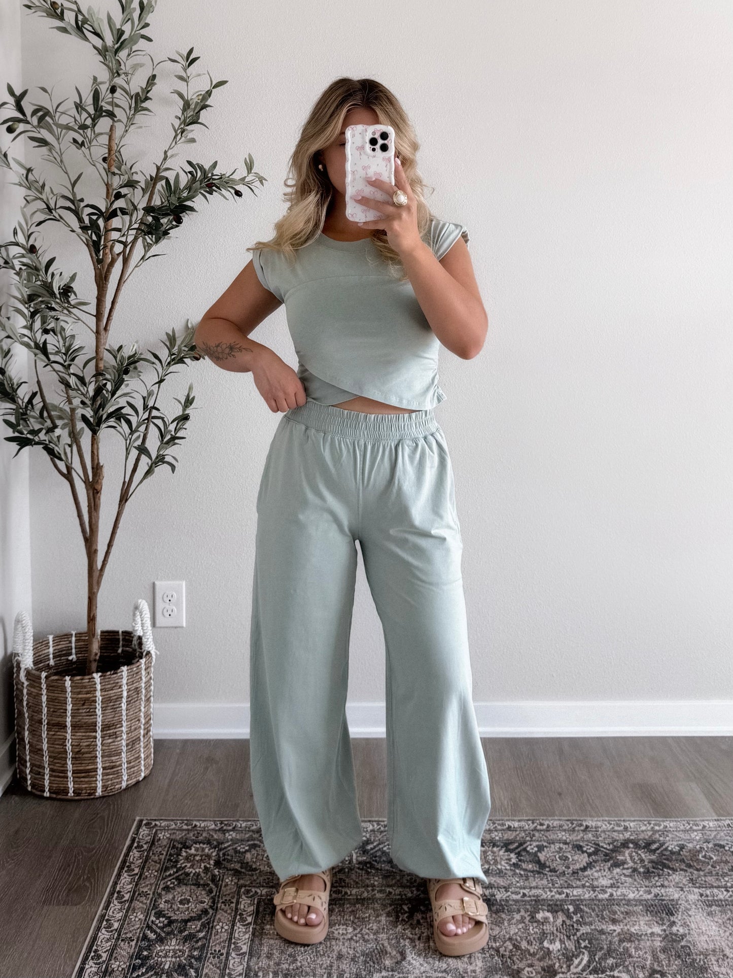 Keeping It Casual Top / Seafoam