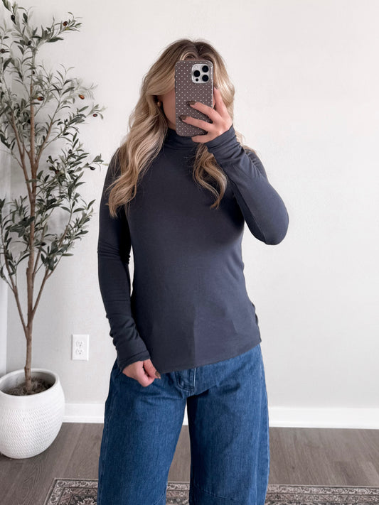 Essential Mock Neck Top / Ash Navy (Restocking 11.24)