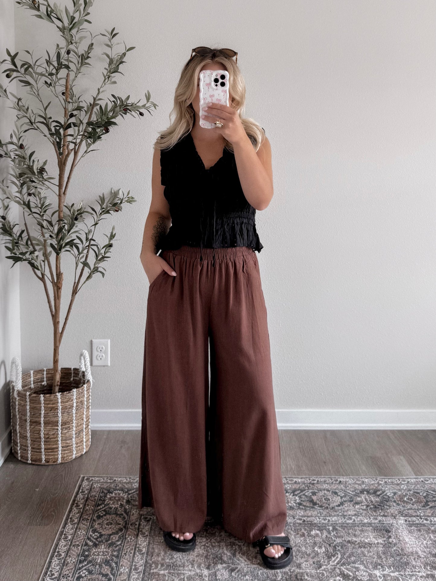 Willow Smocked Tie Top / Black
