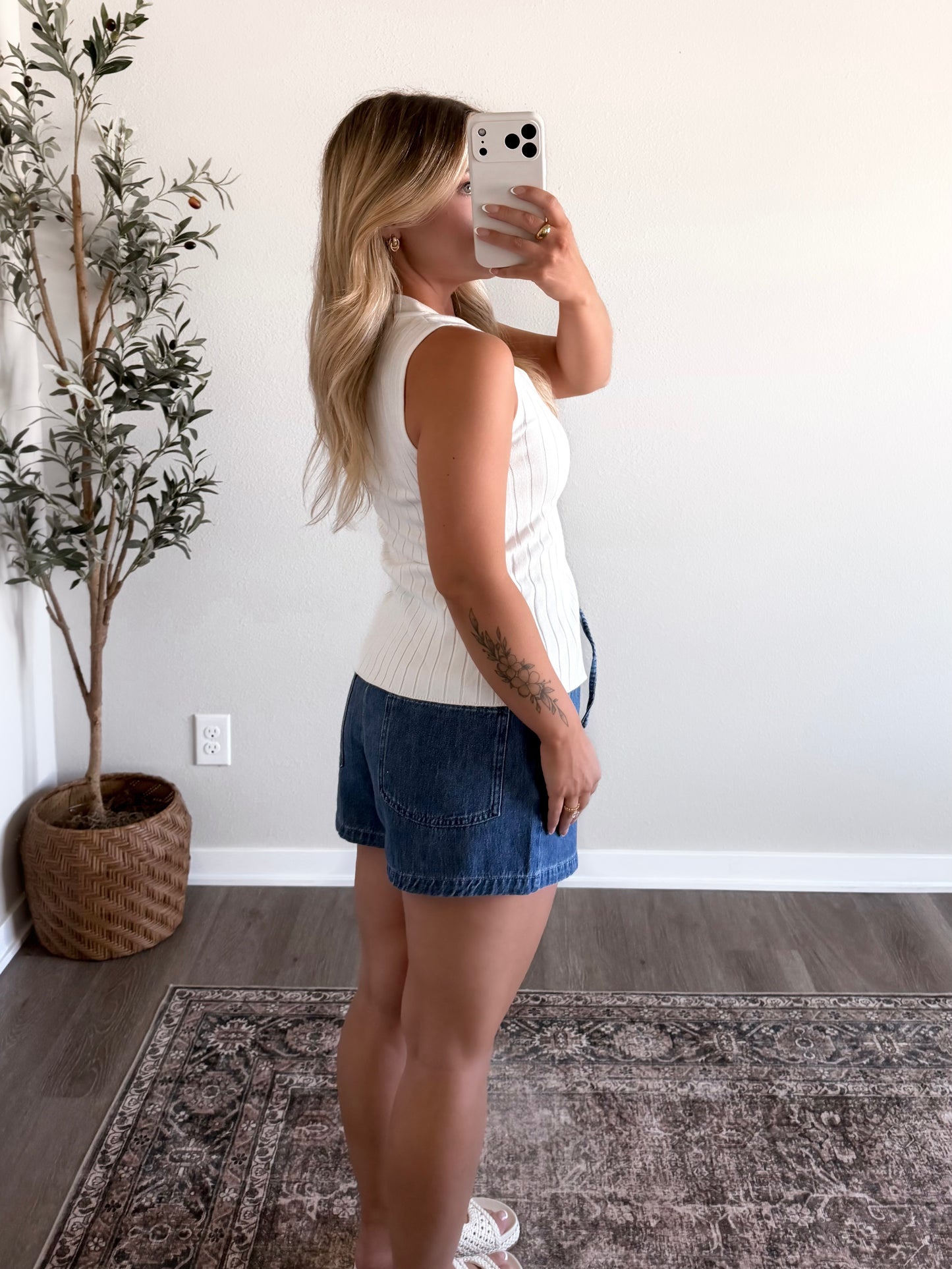 Cece Ribbed Knit Top / White