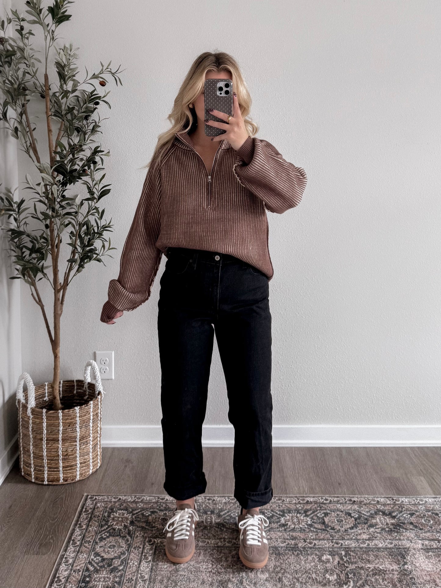 Fall Ribbed Half Zip Sweater / Brown