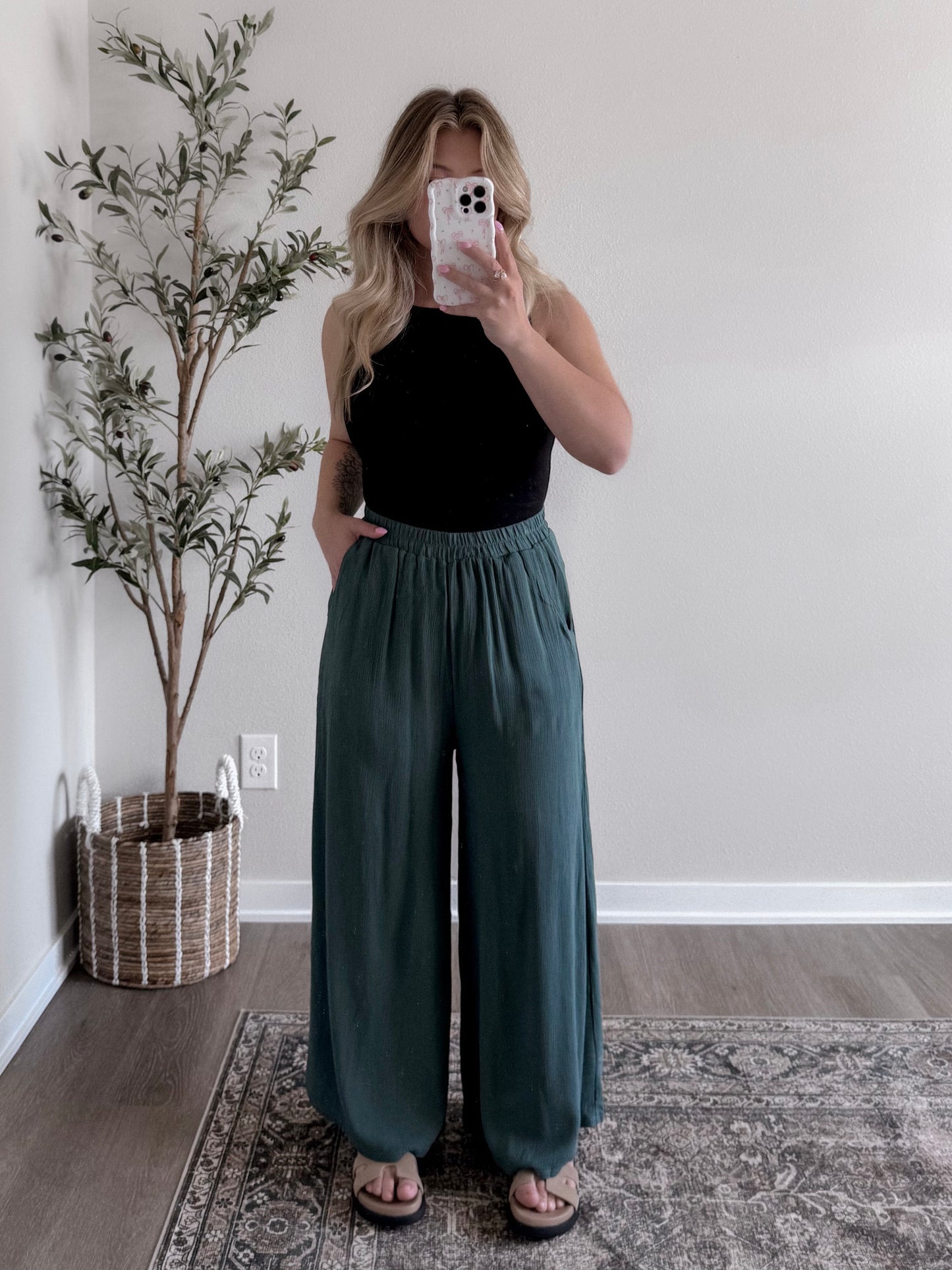 Gwen Woven Wide Leg Pant / Ash Green ((est ship date 5.16)