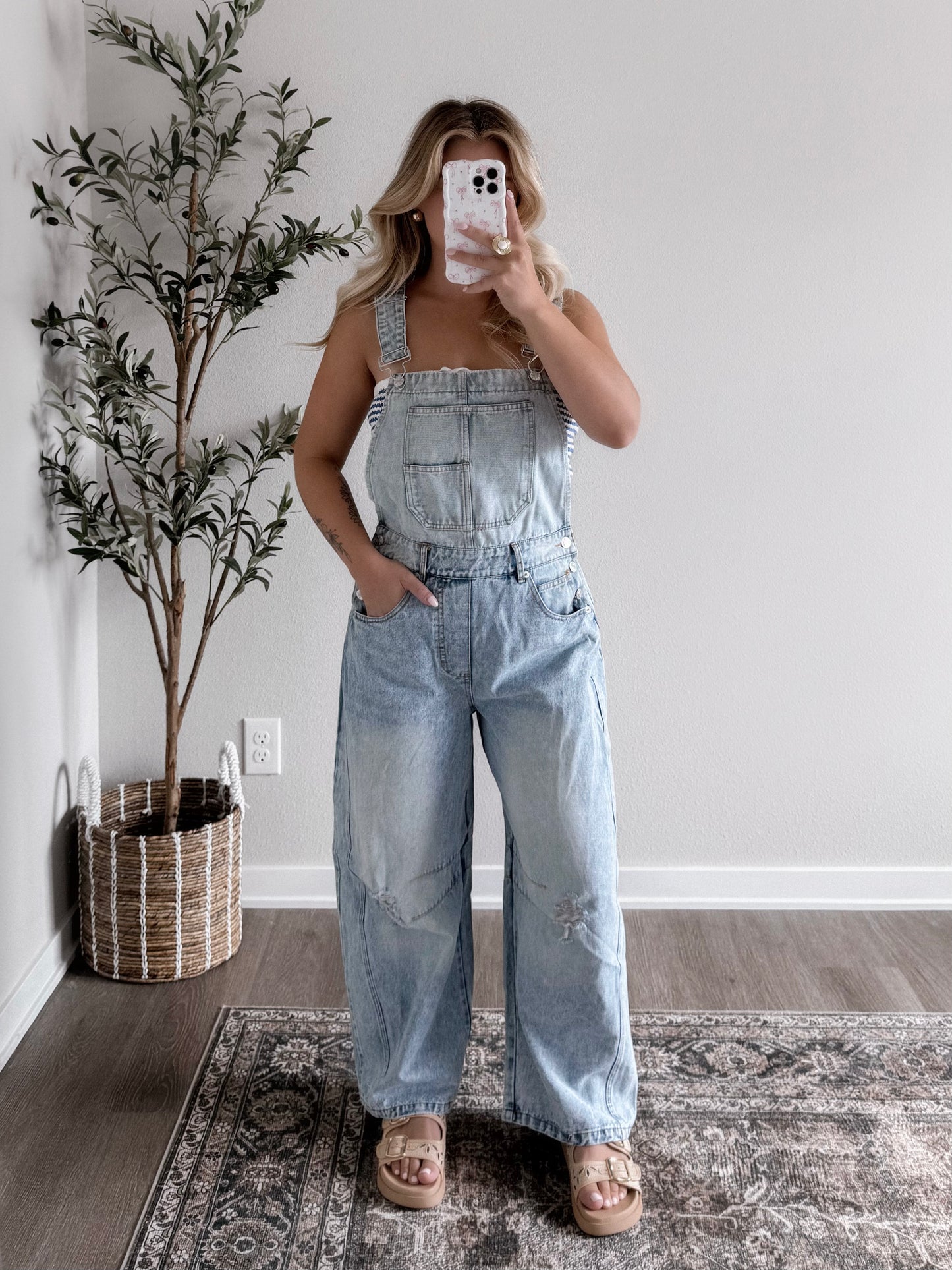 Beck Denim Barrel Overalls / Light Wash