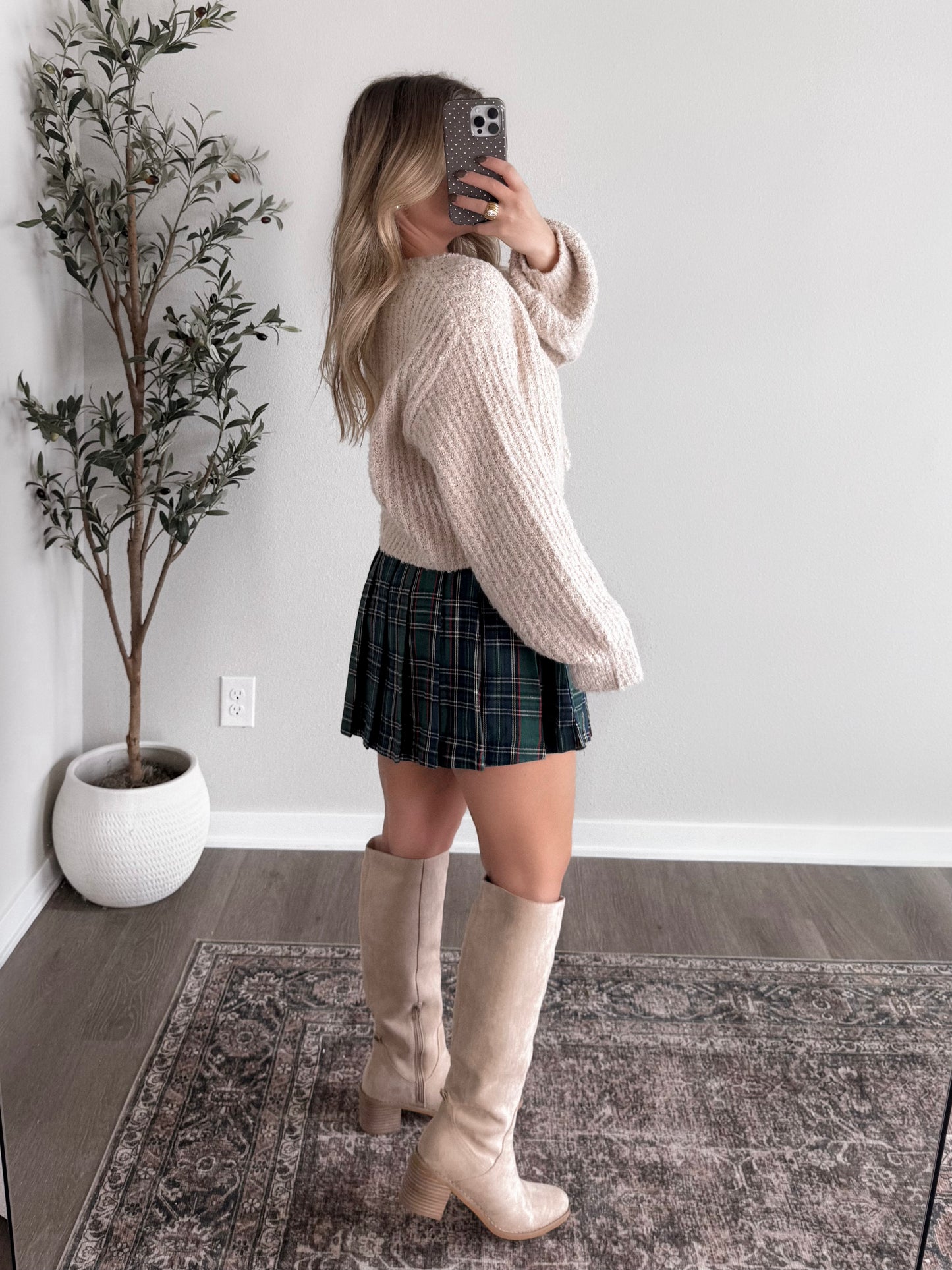 Cozy Cloud Button Cardigan / Beige