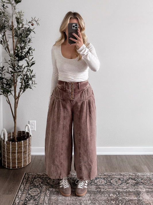 Sawyer High Rise Wide Leg Crop Pant / Brown (Short Friendly)