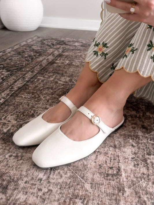 The Aidy Flat / White