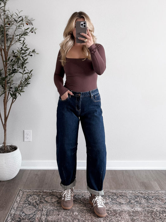 Scout Slouchy Barrel Jeans / Dark Wash