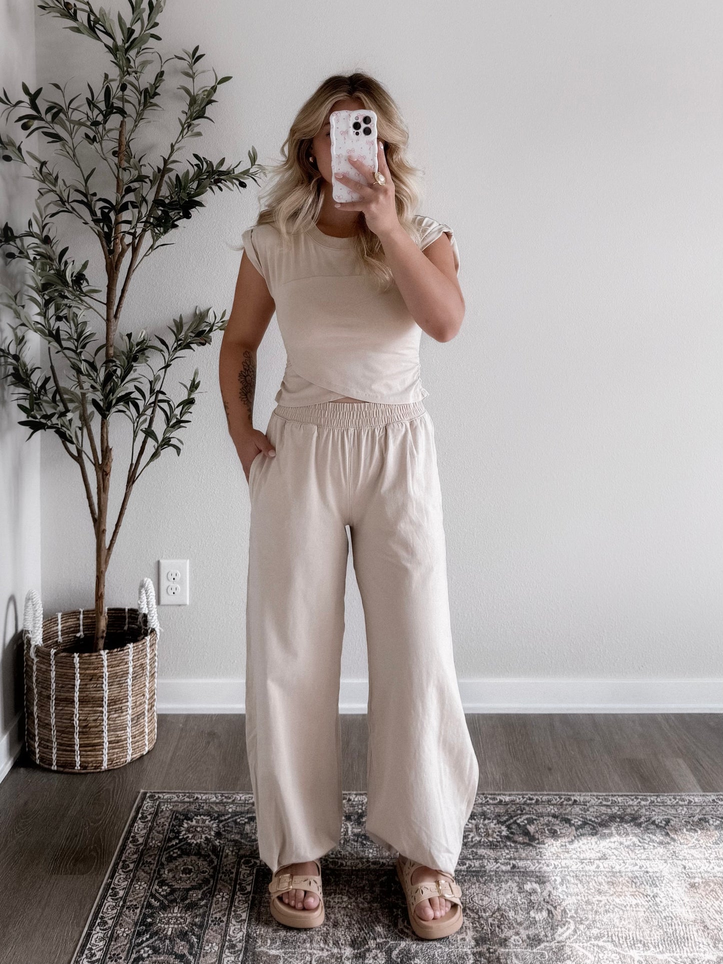 Keeping It Casual Top / Natural