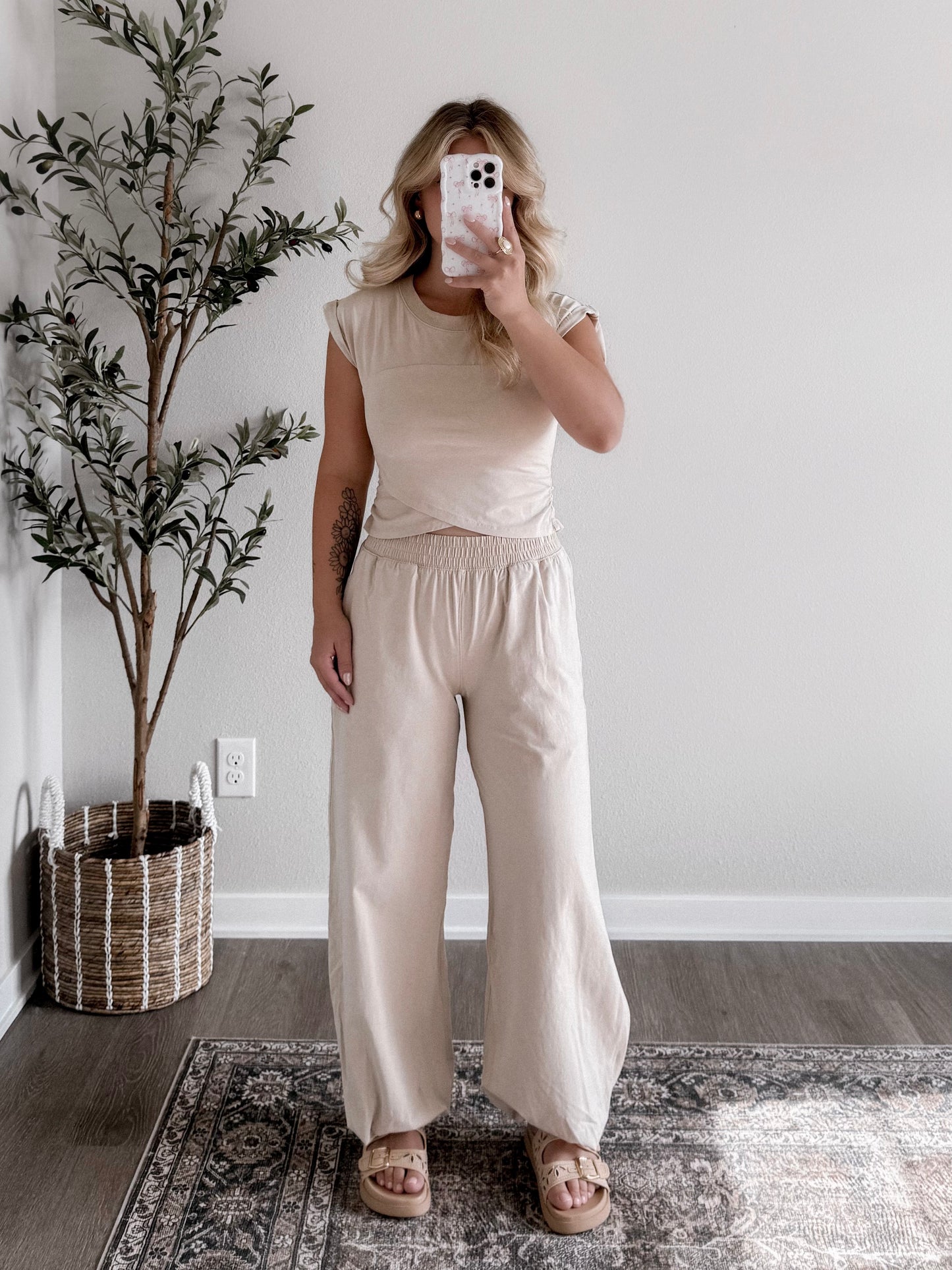 Keeping It Casual Top / Natural