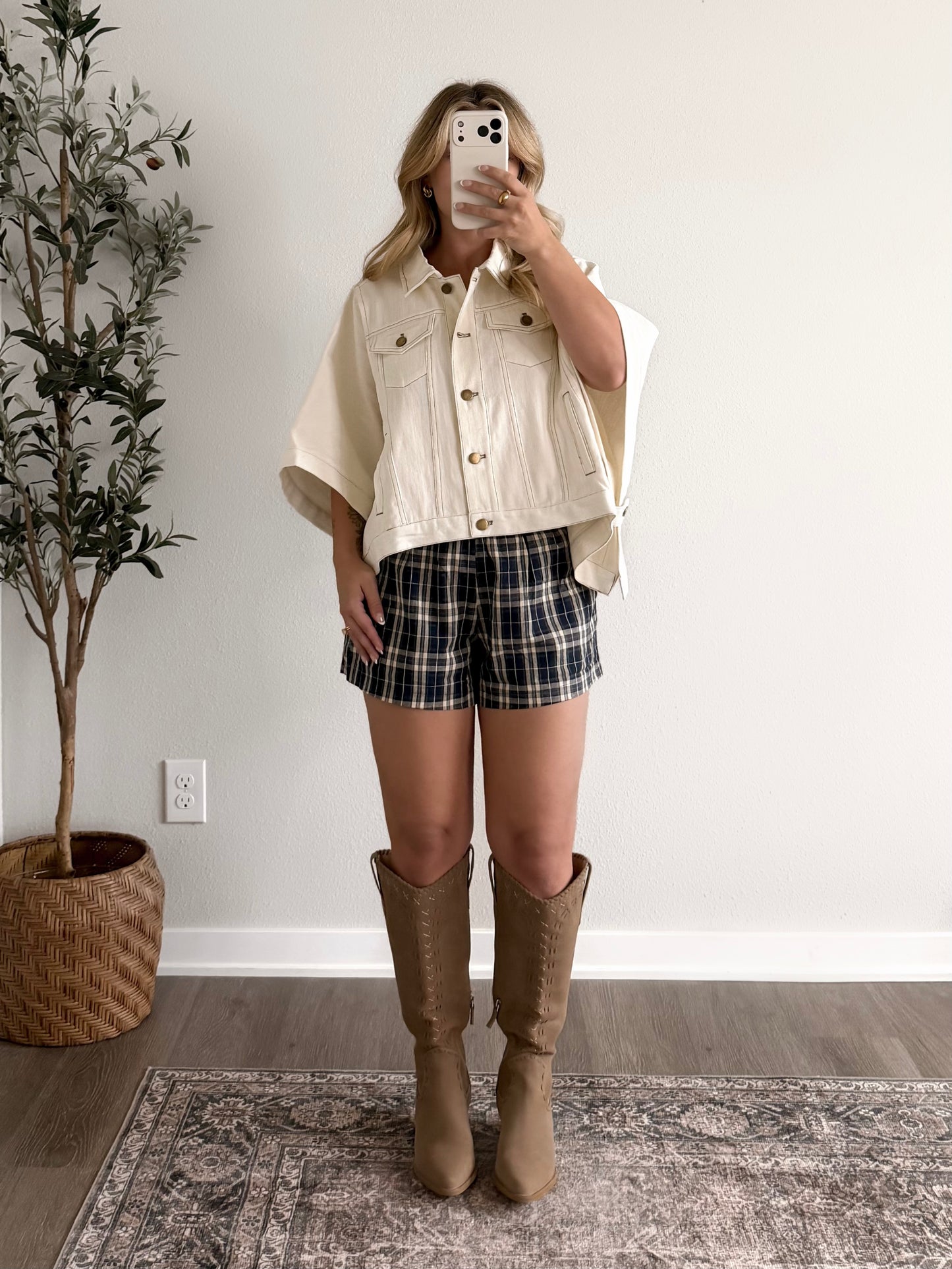 Early Autumn Plaid Shorts / Navy
