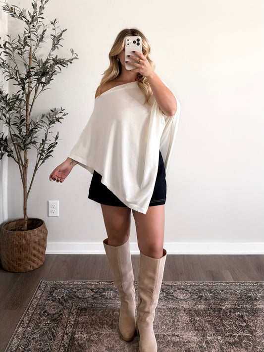London Soft Knit Poncho / Ivory