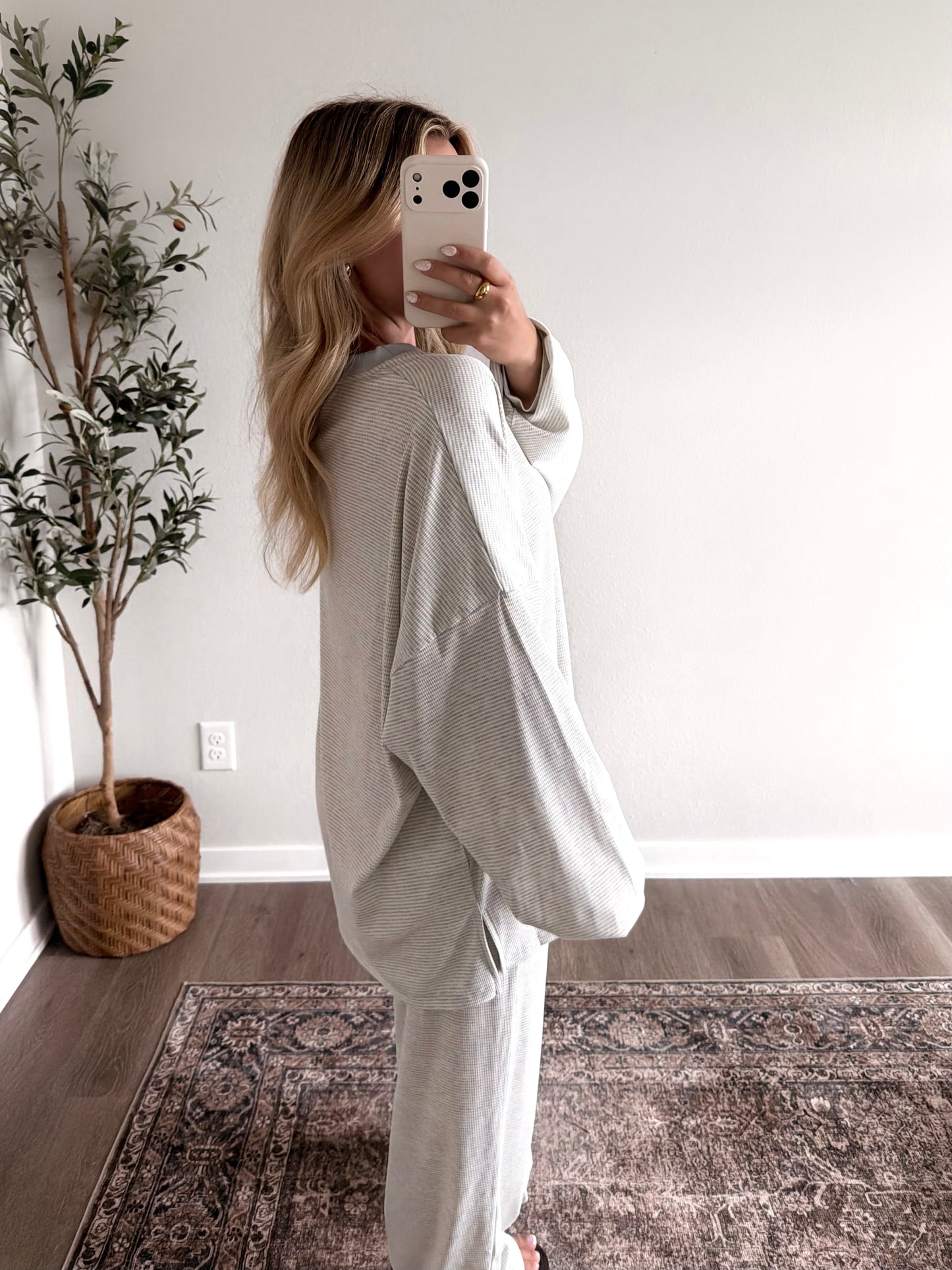 Sunday Club Oversized Top / Soft Blue-Butter