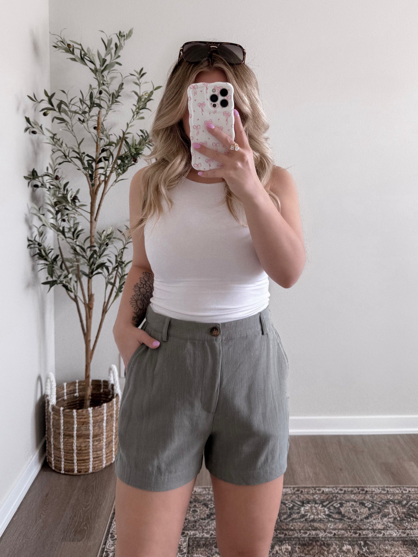 Harbor Linen High Waisted Short (est. ship by 4.02)