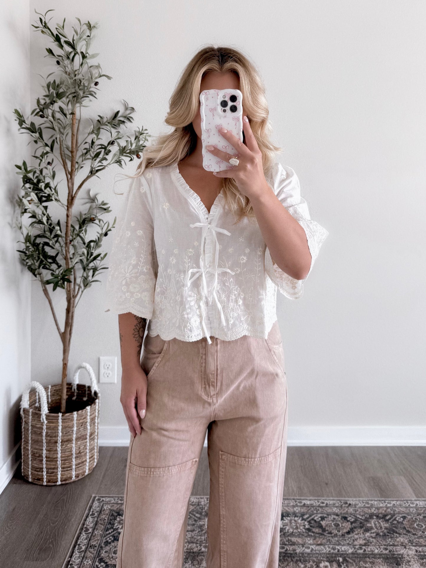 Hollie 2.0 Embroidered Top / White