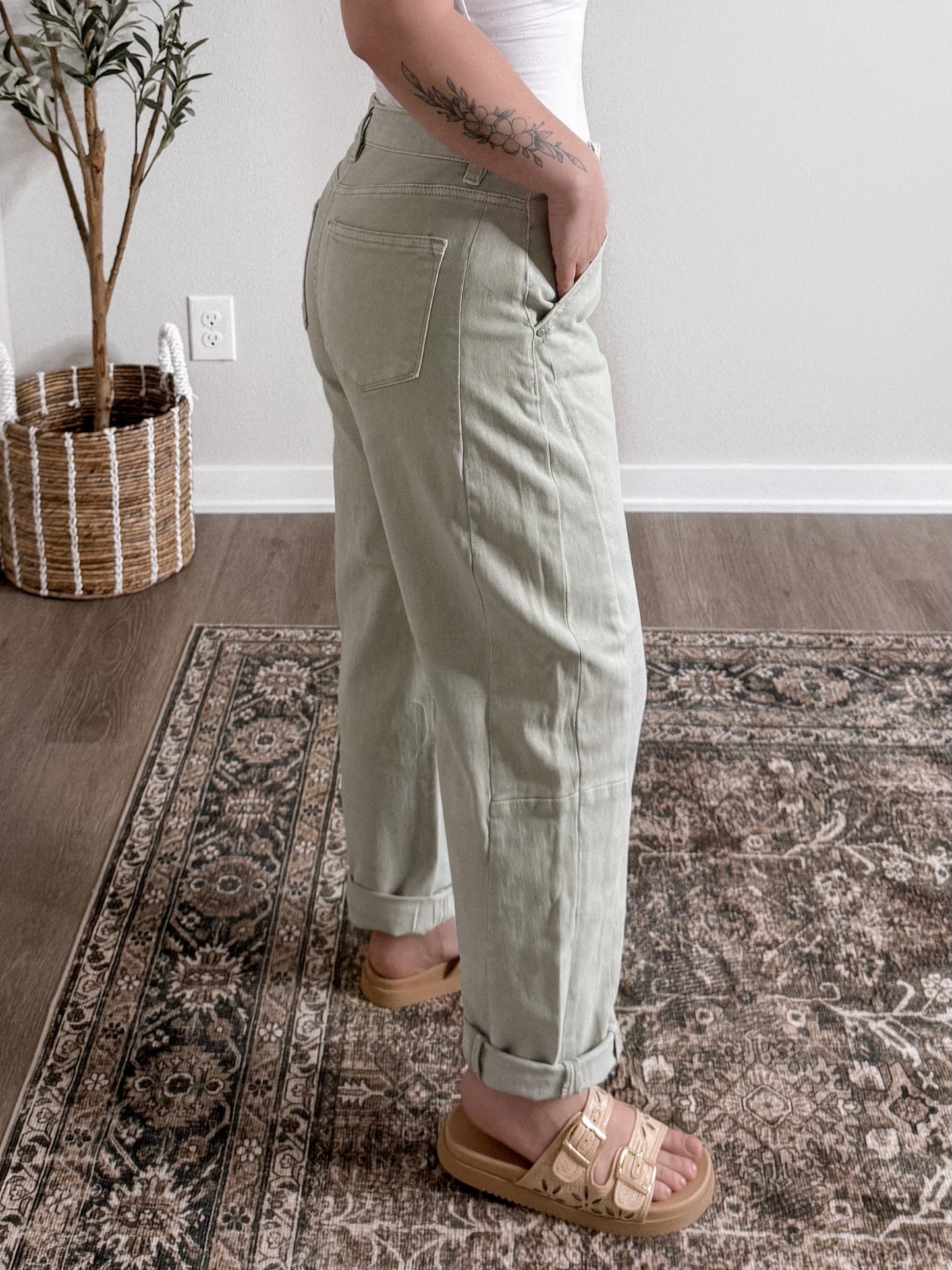 Lenni High Waisted Barrel Jean / Sage
