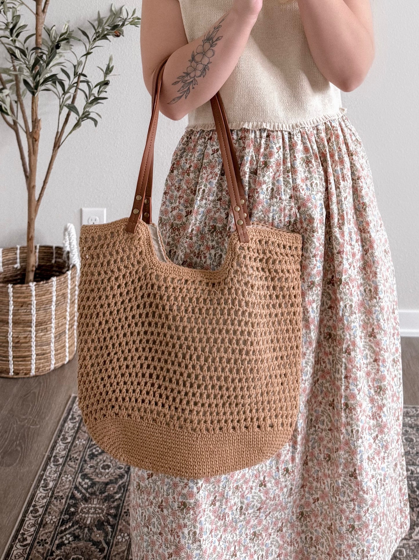 Braided Straw Beach Bag / Camel