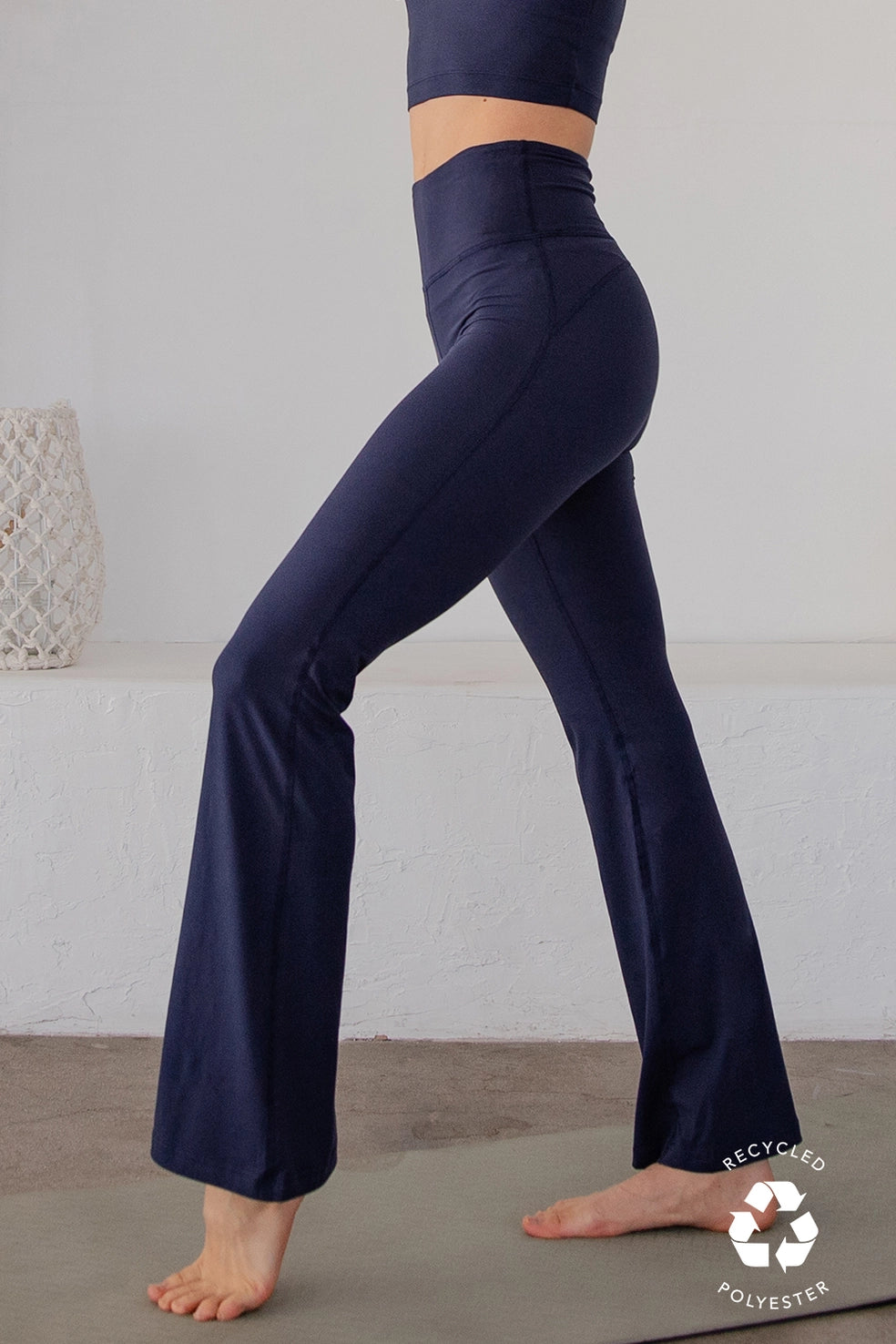 Studio Flared Yoga Pant / Navy