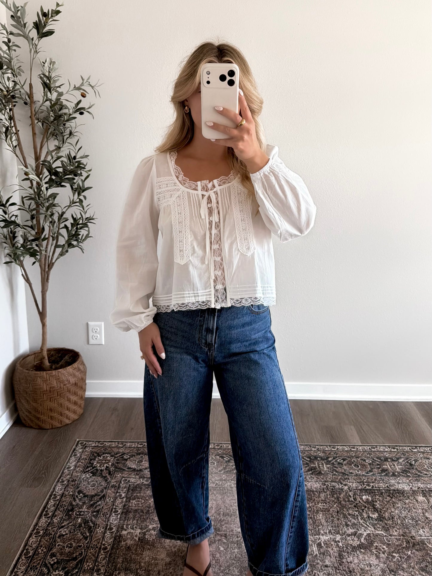 Holloway Lace Top / White