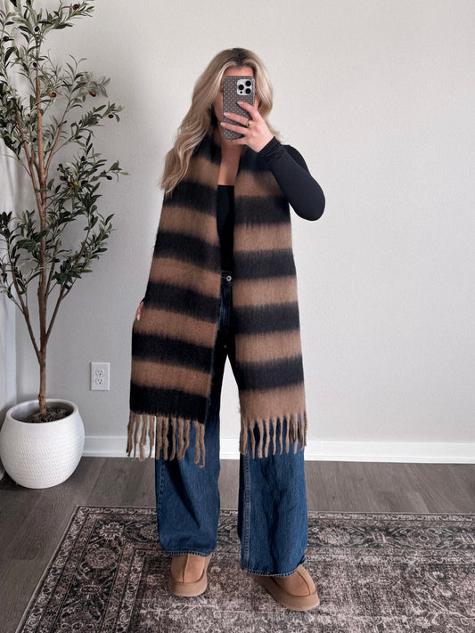 Cozy Striped Scarf / Brown-Black