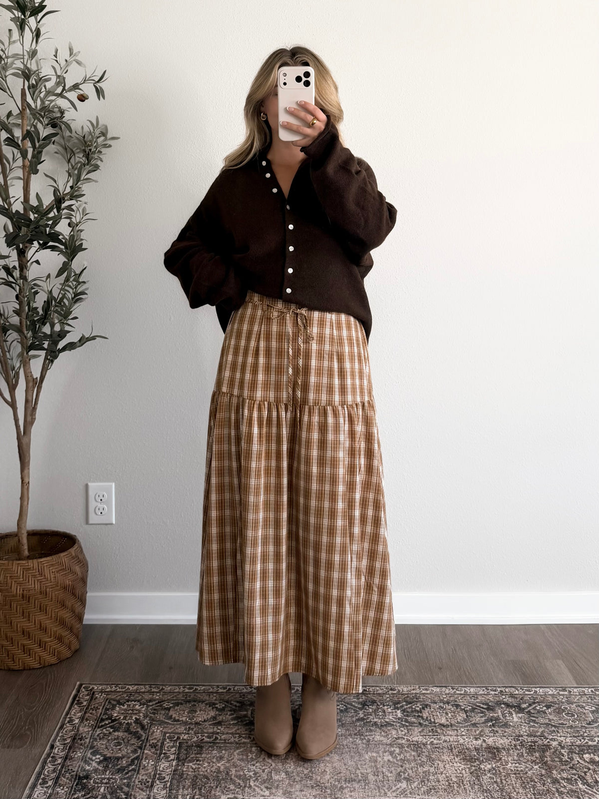 Piper Knit Button Cardigan / Brown