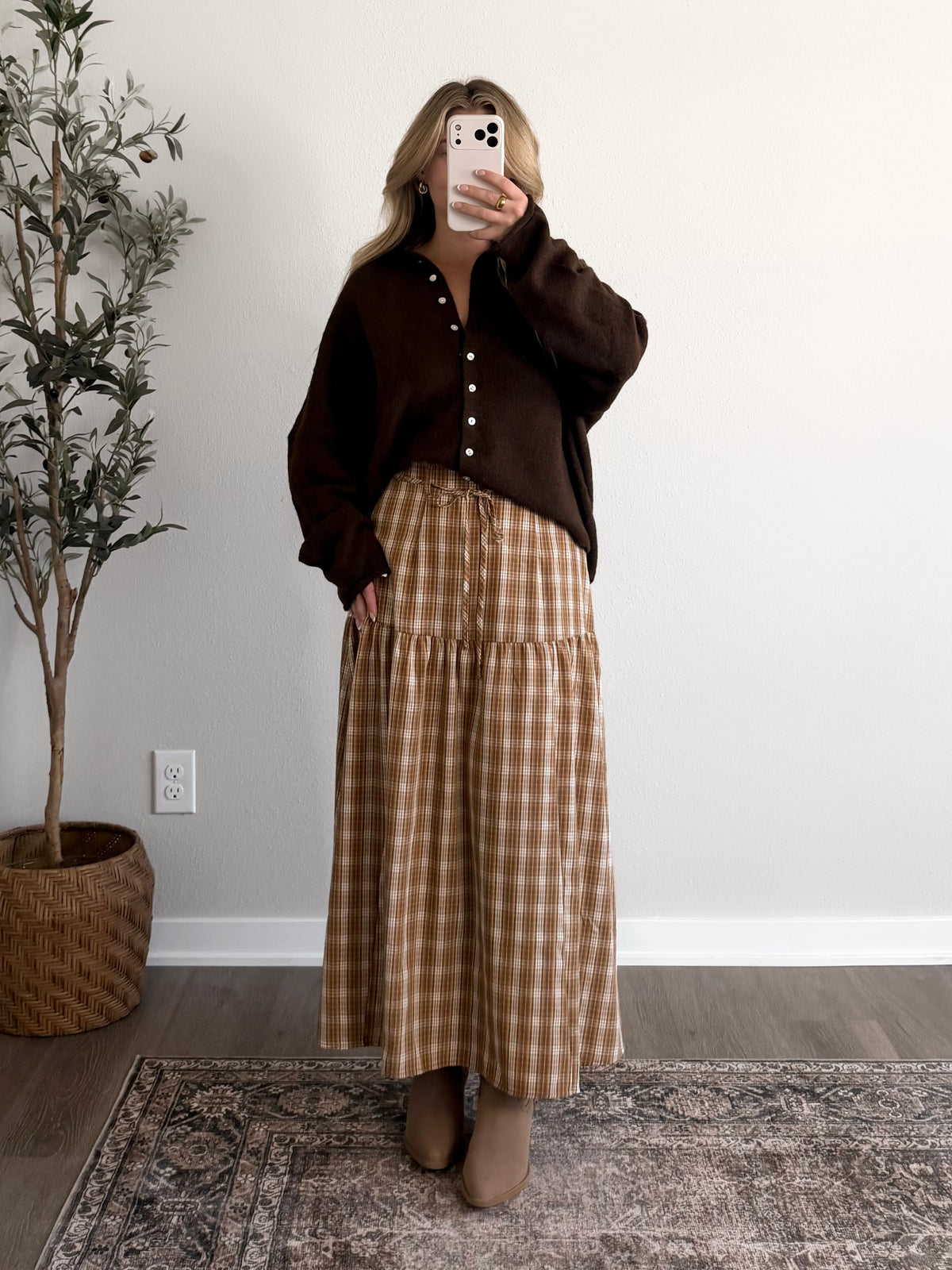 Piper Knit Button Cardigan / Brown