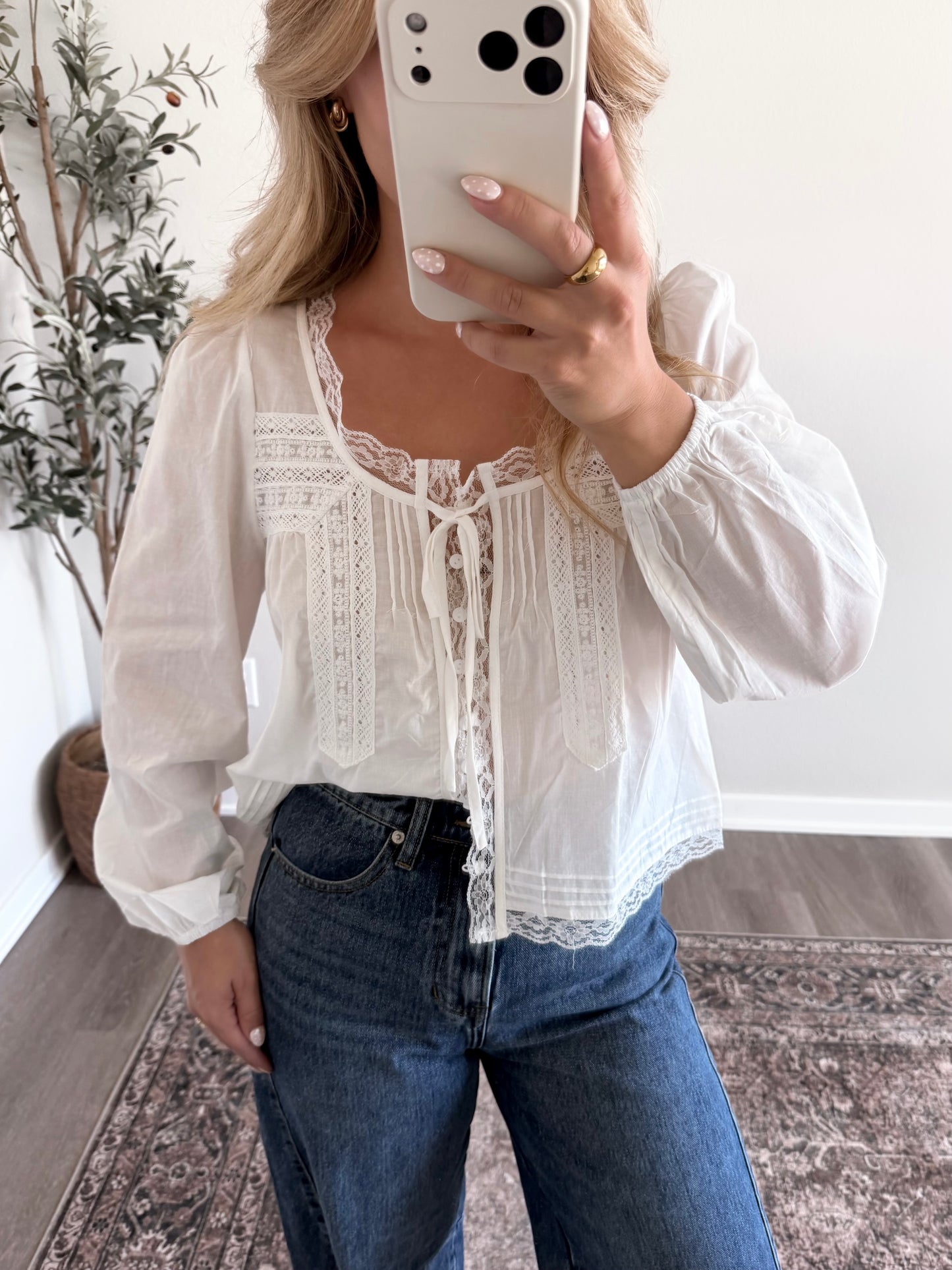 Holloway Lace Top / White