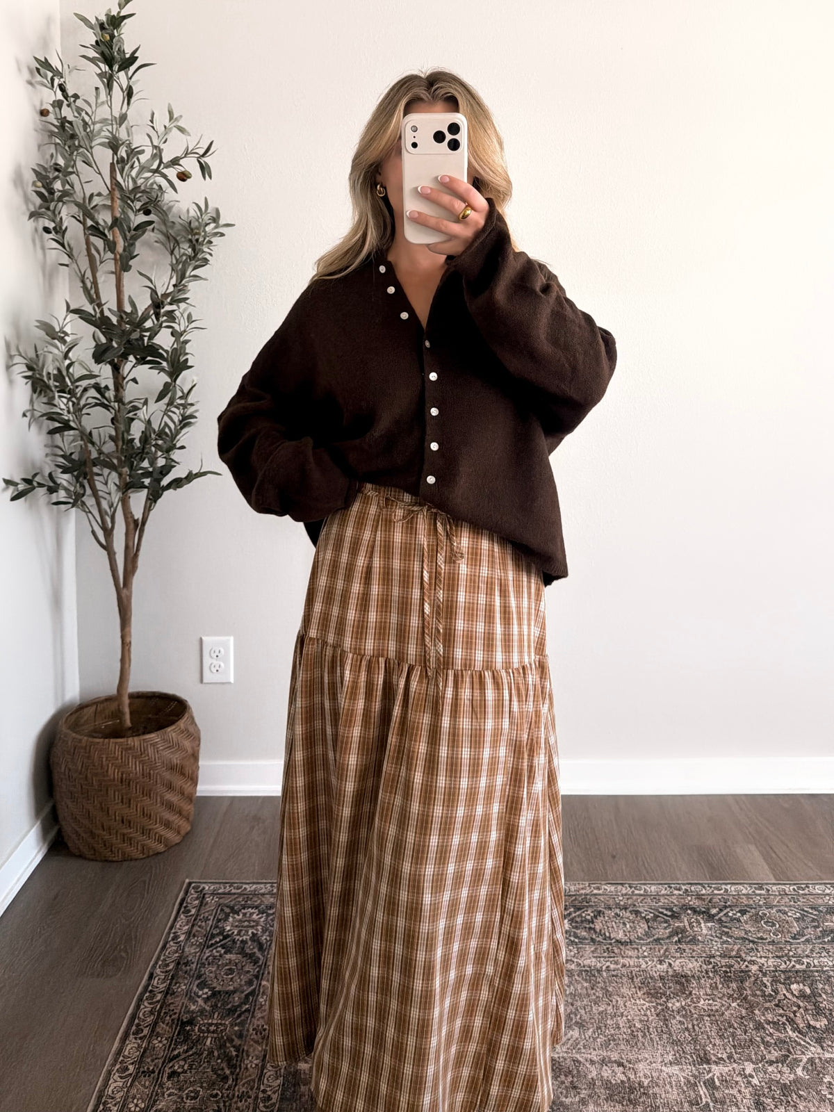 Piper Knit Button Cardigan / Brown