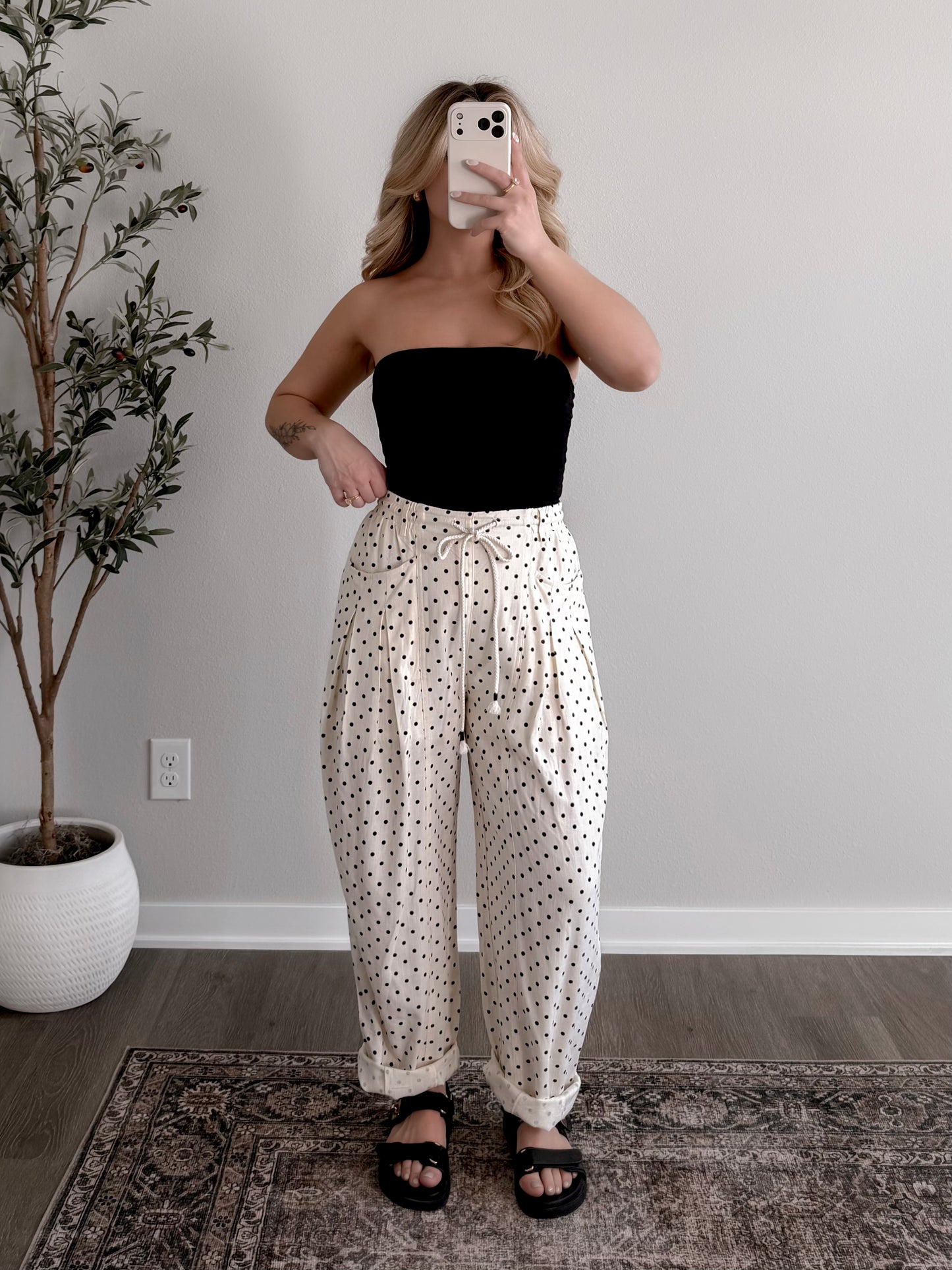 Neutral Dot Linen Barrel Pant (Restocking Early April)