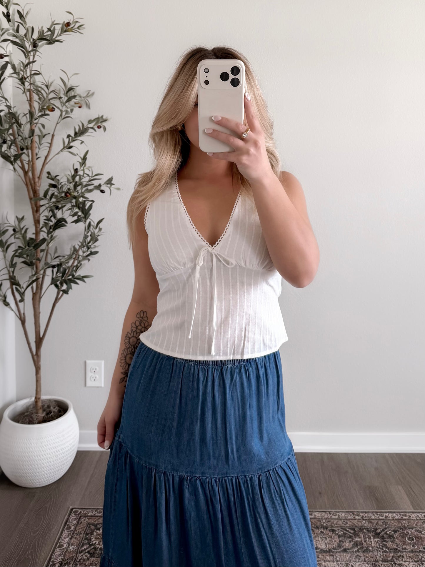 Tulip Tie-back Top / White (PREORDER: EST SHIP 3.10)