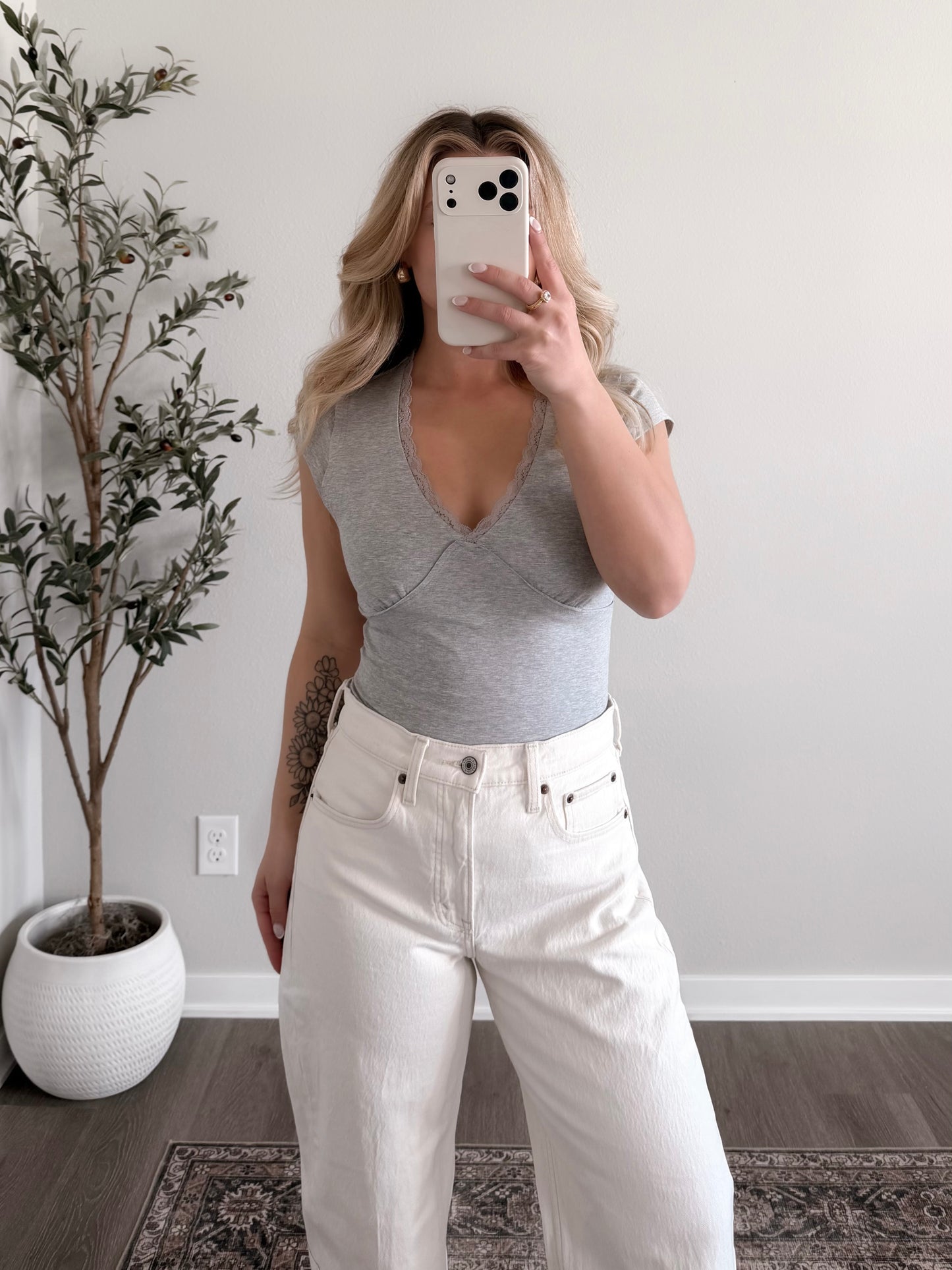 Lilly Lace Basic Top / Grey