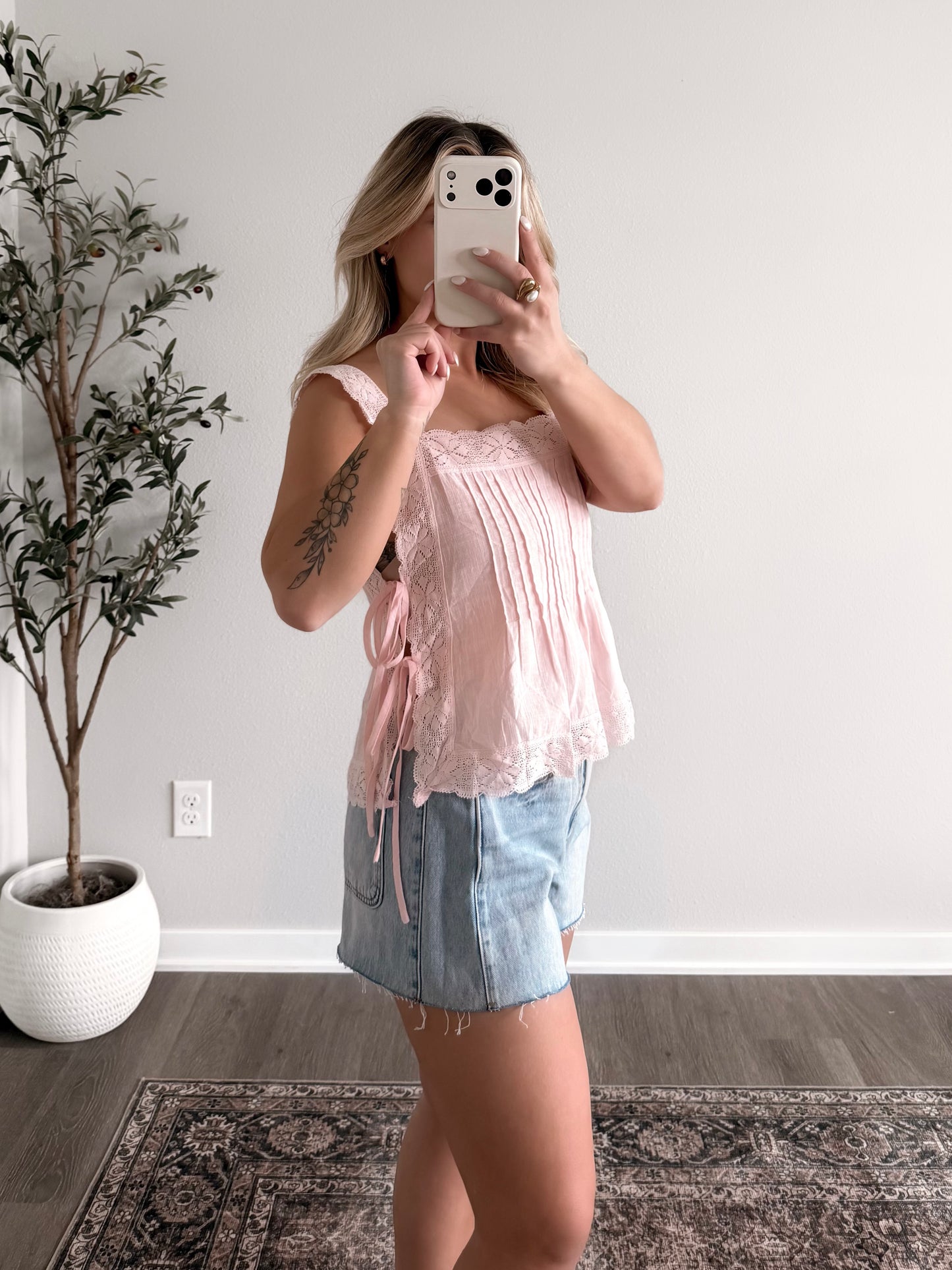 All You Need Lace Top / Baby Pink