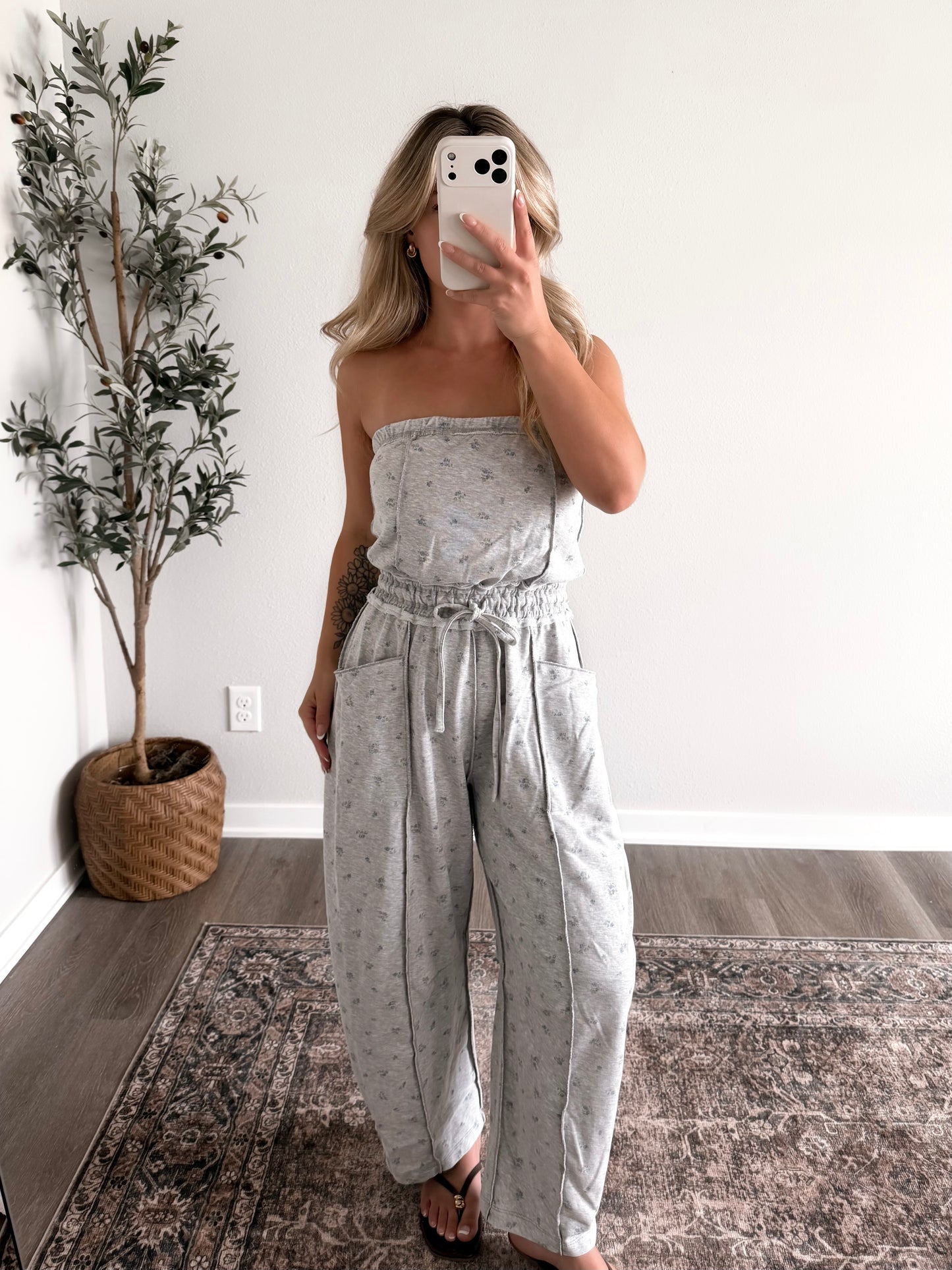 Lounge Line Barrel Jumpsuit / Grey Floral