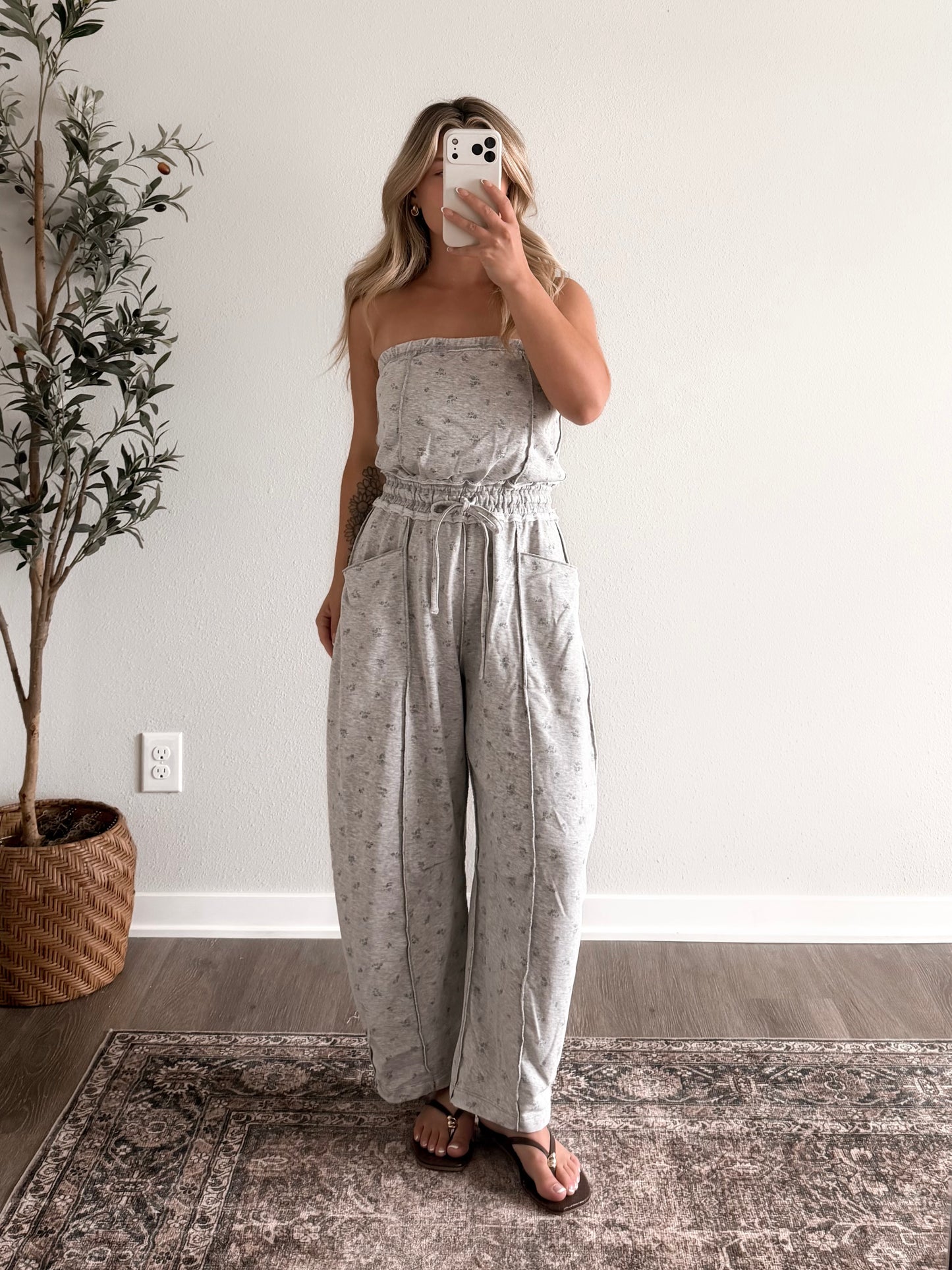 Lounge Line Barrel Jumpsuit / Grey Floral