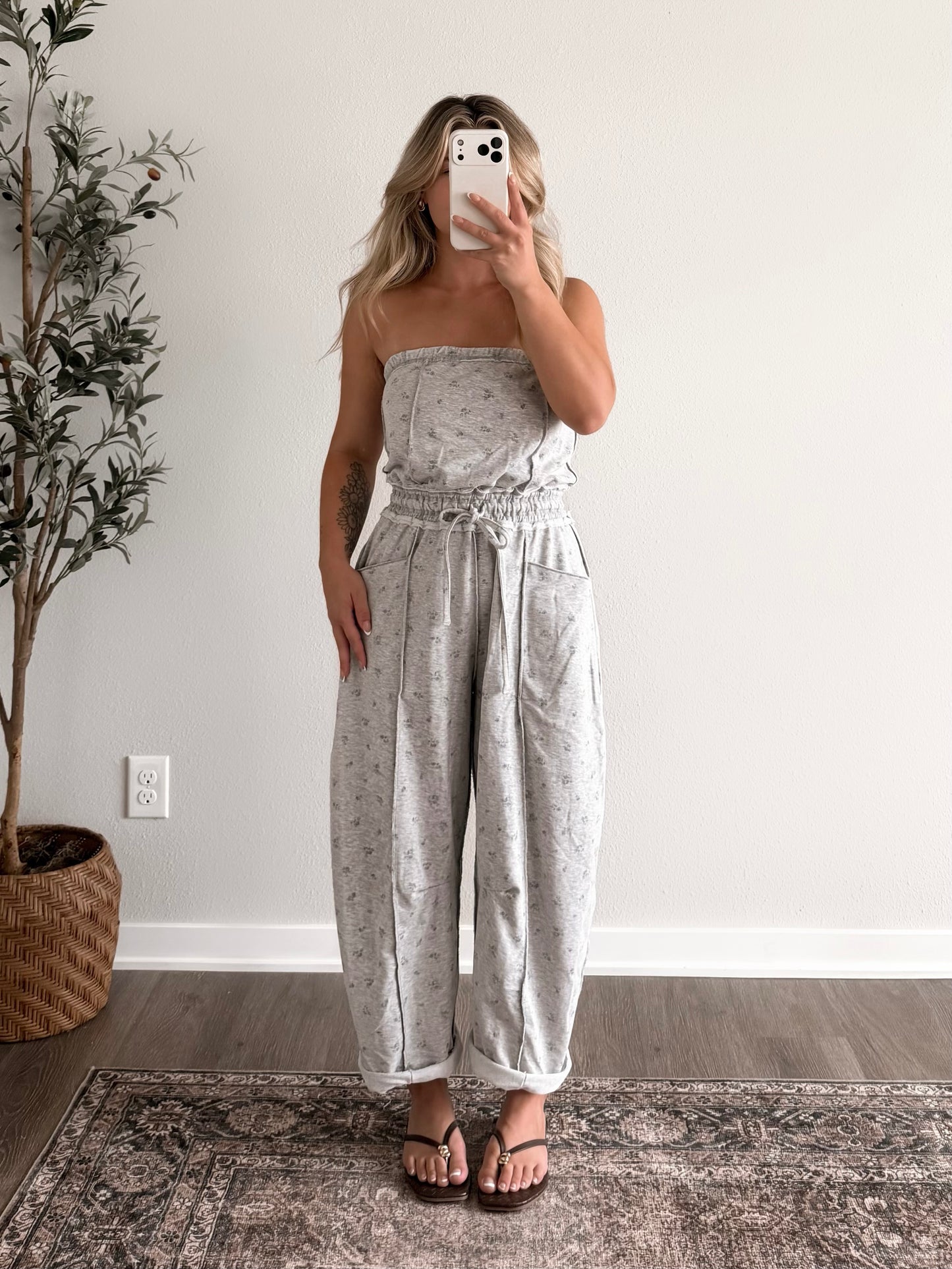 Lounge Line Barrel Jumpsuit / Grey Floral