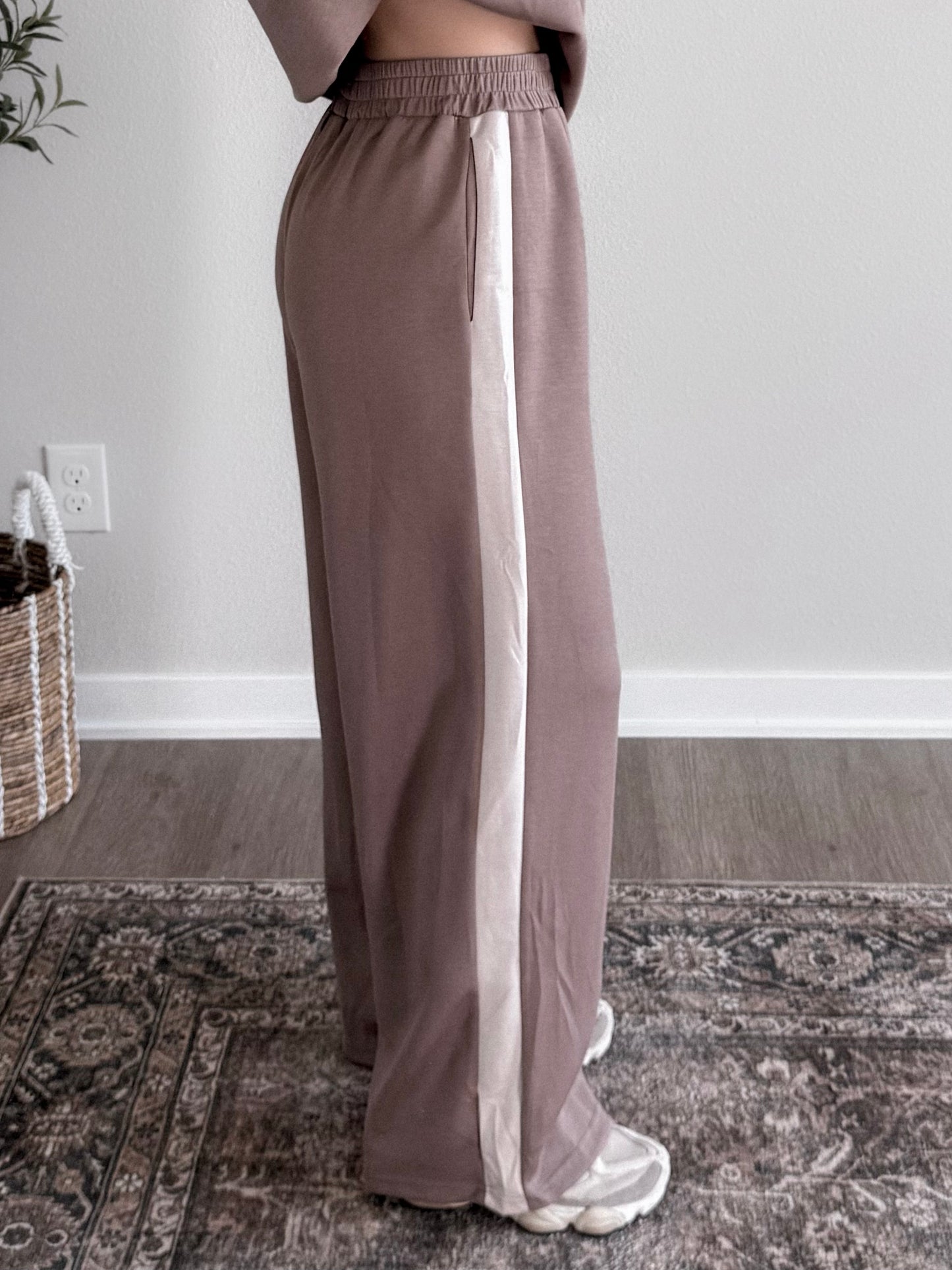 Leisure Lane Scuba Pant Set / Mocha