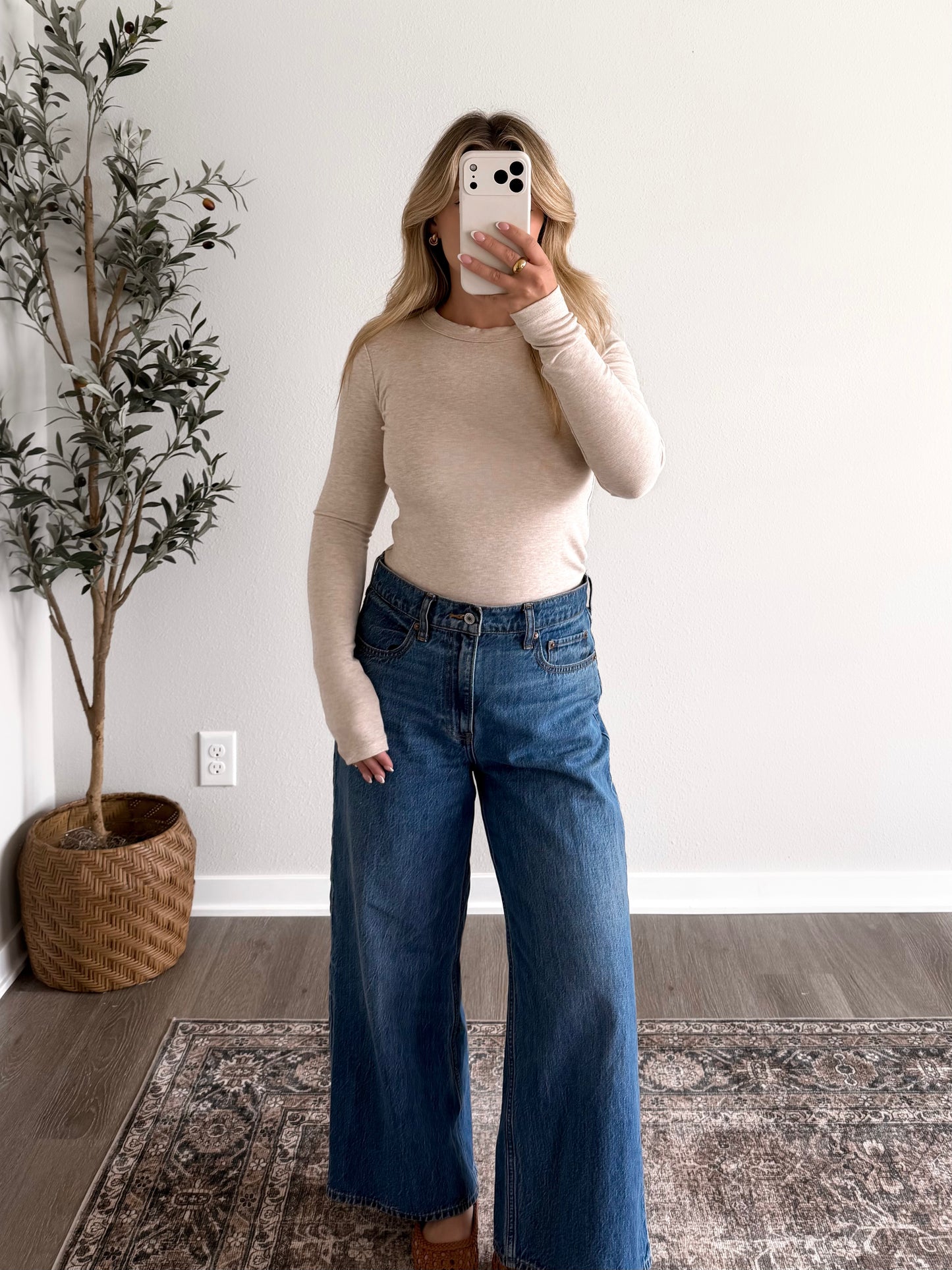 Classic Long Sleeve Basic / Oat (Restocking 8.03)