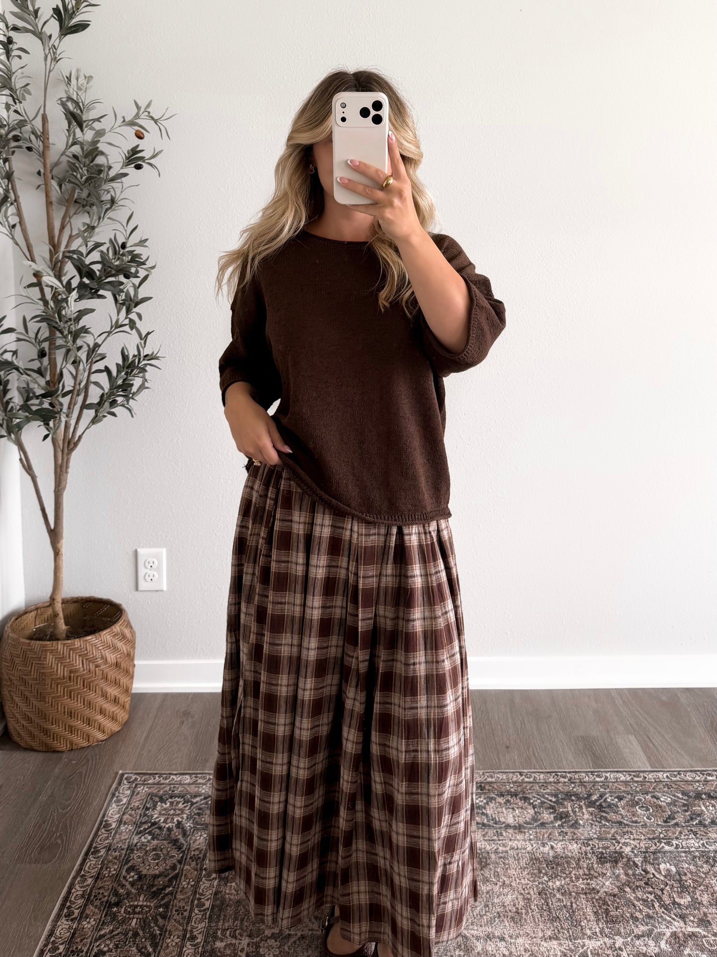 Crisp Knit Sweater / Brown