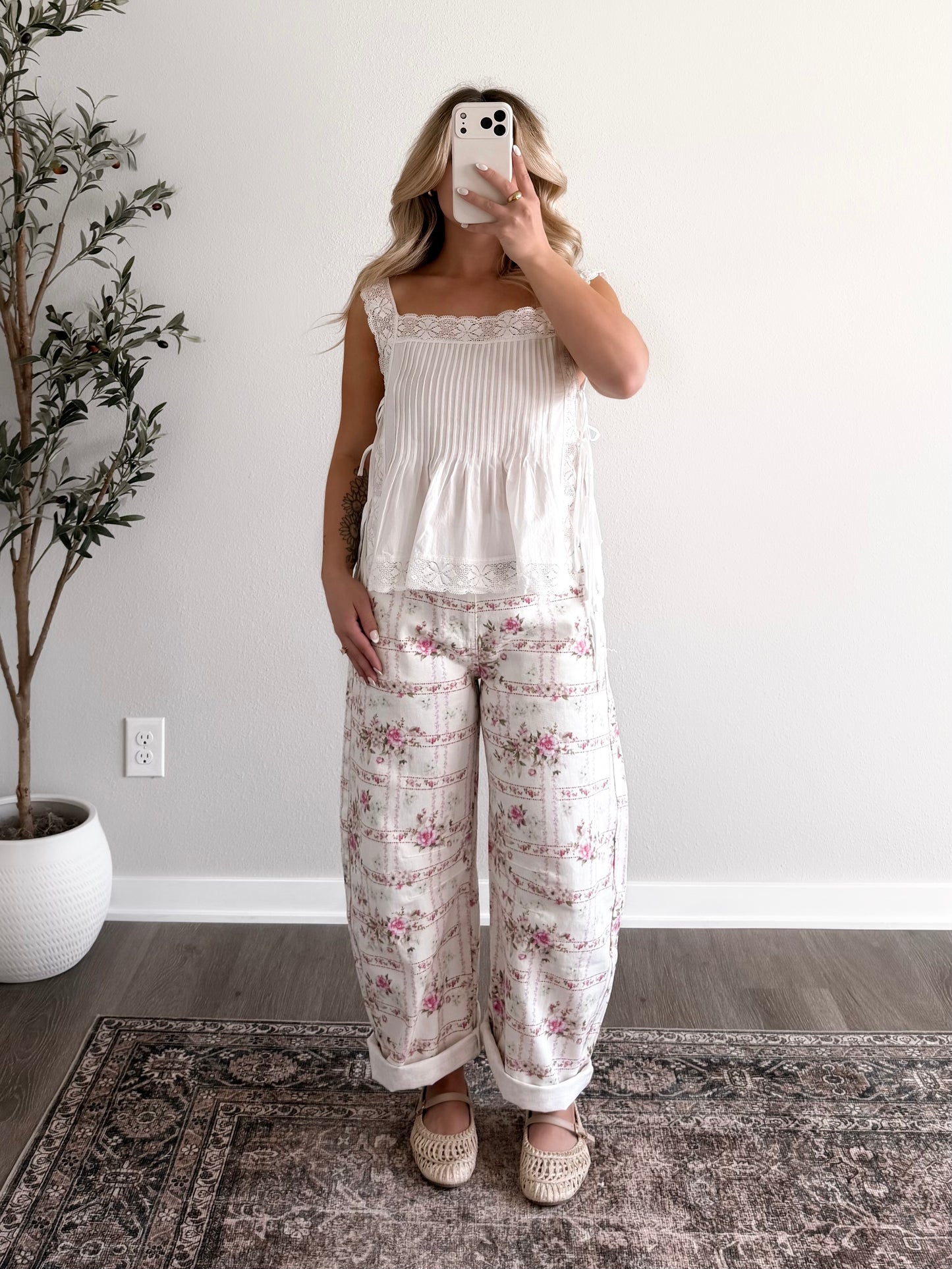 All You Need Lace Top / White