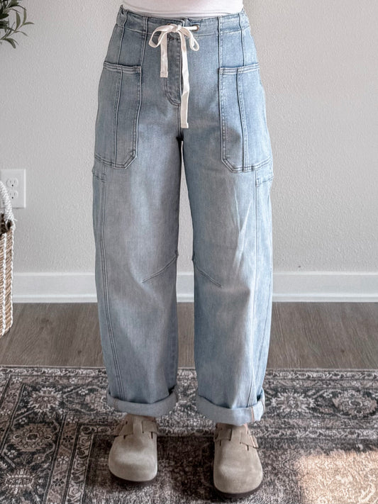 Janey High Waisted Barrel Jean / Light Denim