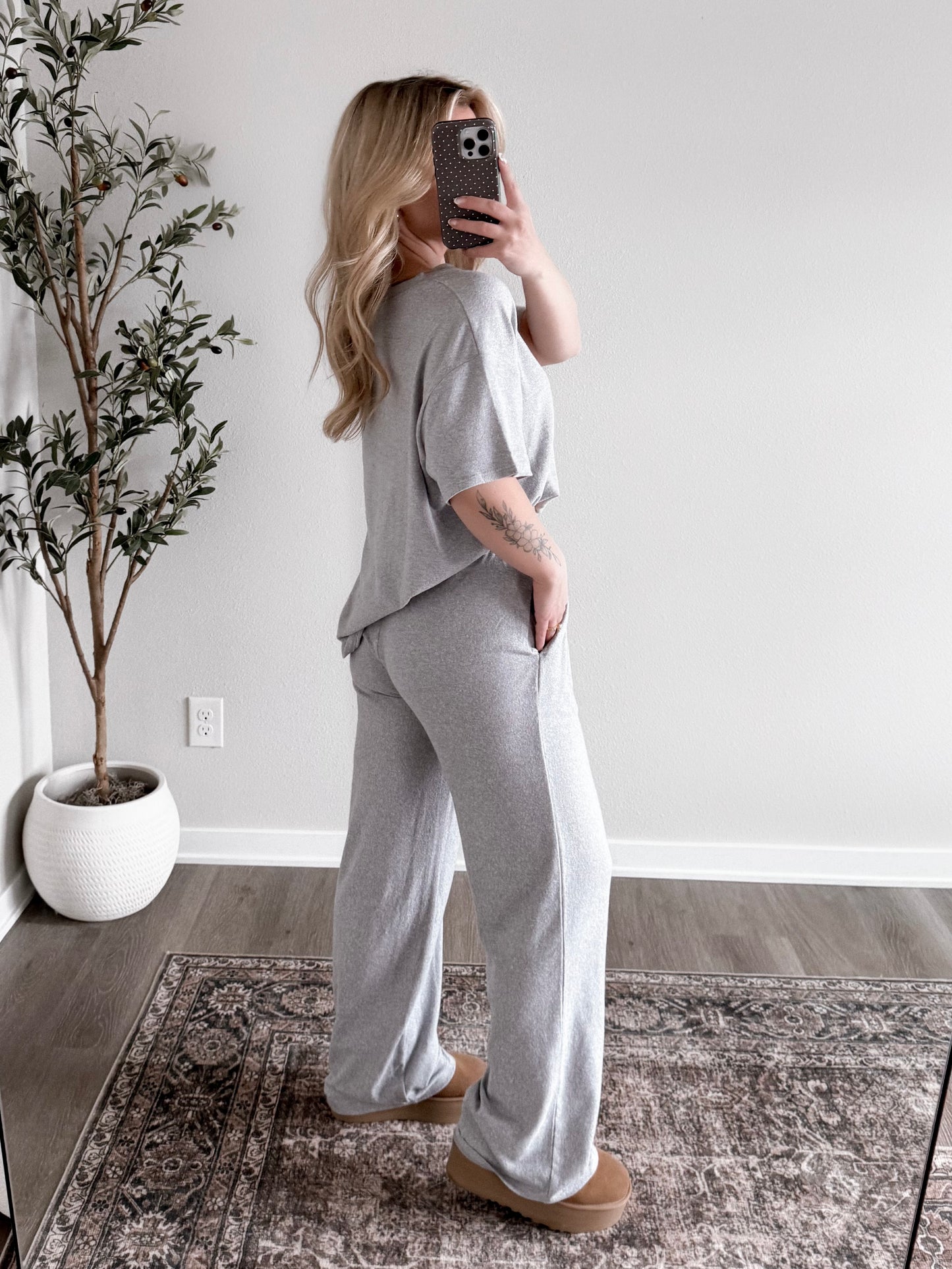 Morning Calm Tee Lounge Set / Grey (PREORDER: EST SHIP 1.09)