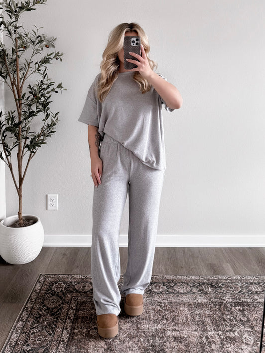Morning Calm Tee Lounge Set / Grey (PREORDER: EST SHIP 1.09)