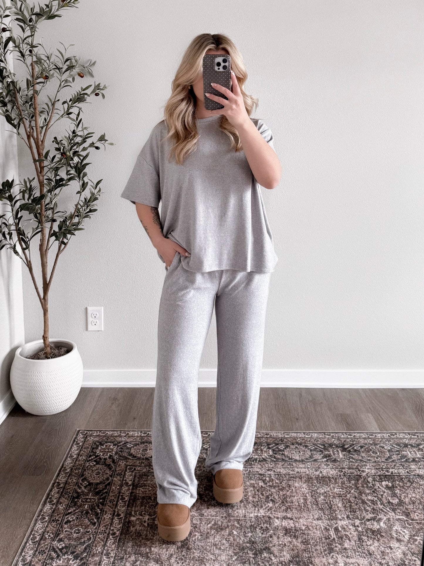 Morning Calm Tee Lounge Set / Grey (PREORDER: EST SHIP 1.09)