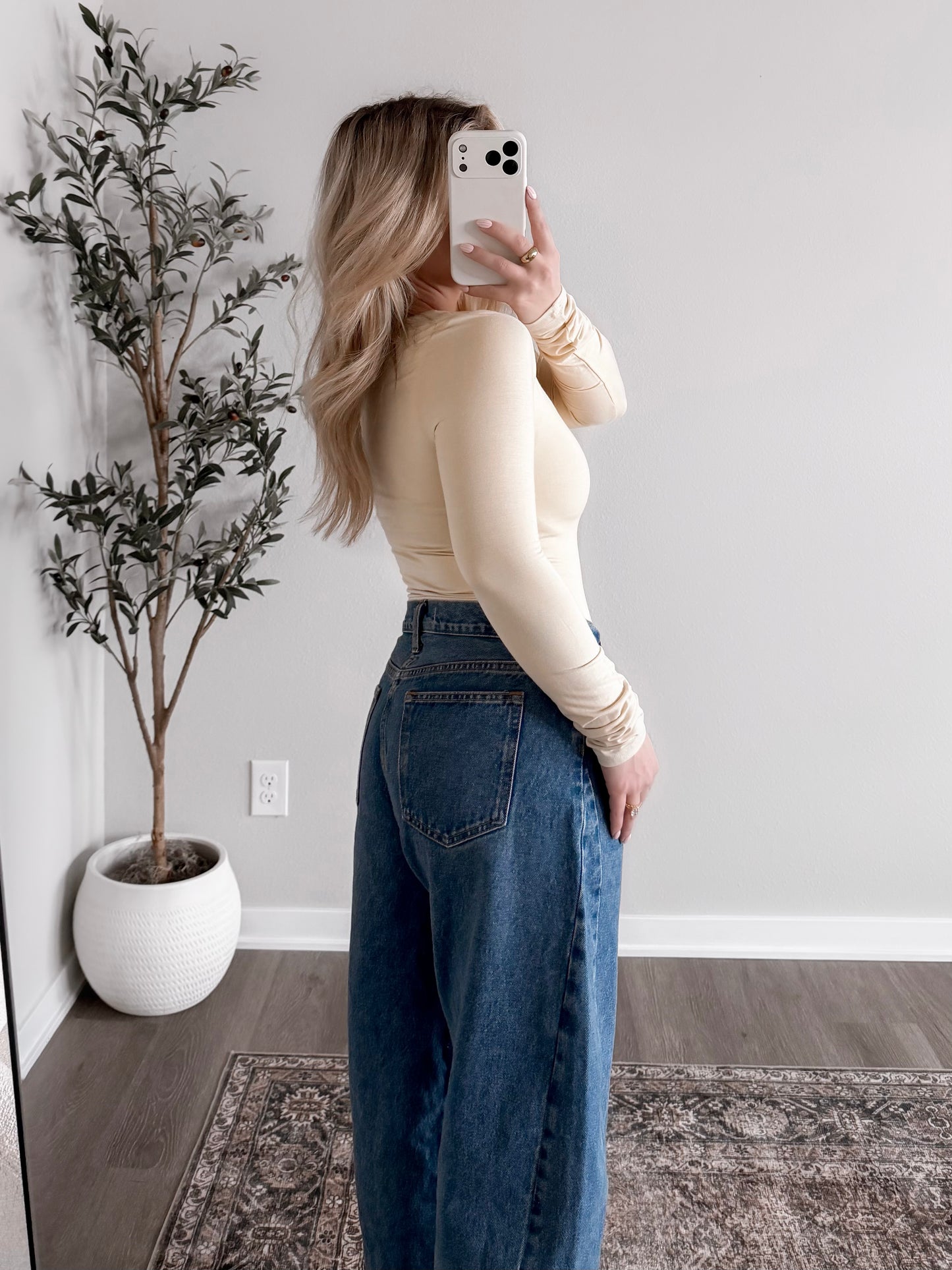 Essential Scoop Neck Top / Butter